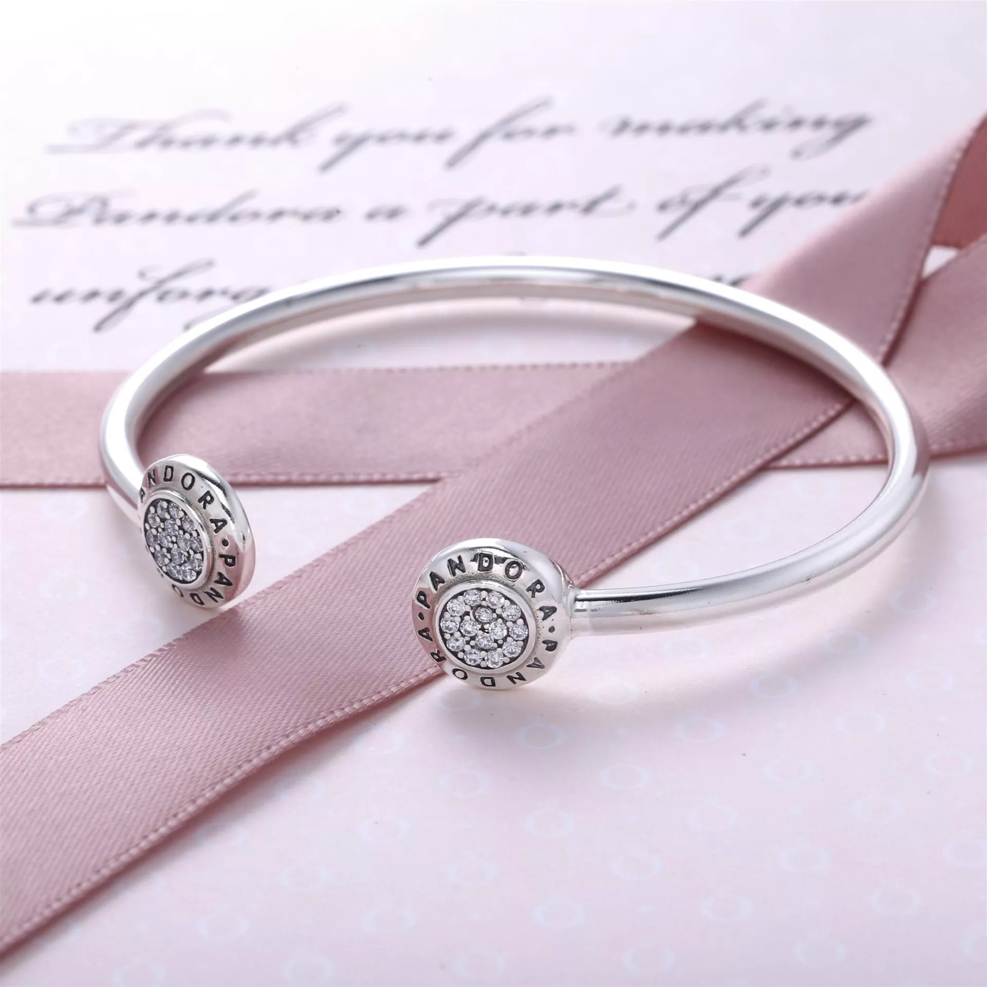 Bracelete Brilho PANDORA Rígido Aberto - 590528CZ