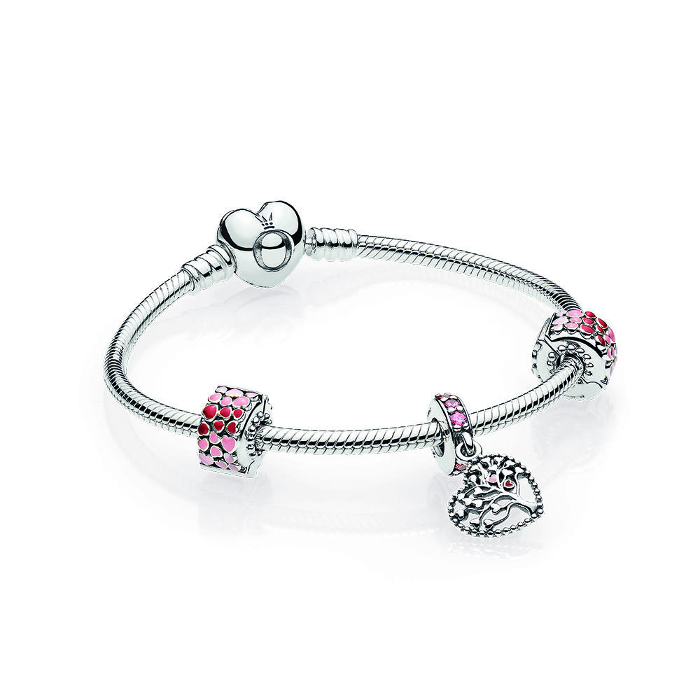 pulseira pandora com pingentes