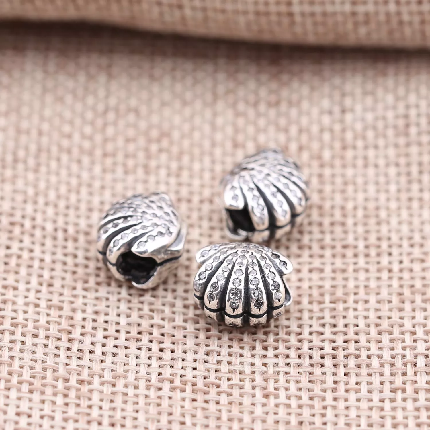 Charm PANDORA Concha do Mar da Ariel - 791574CZ