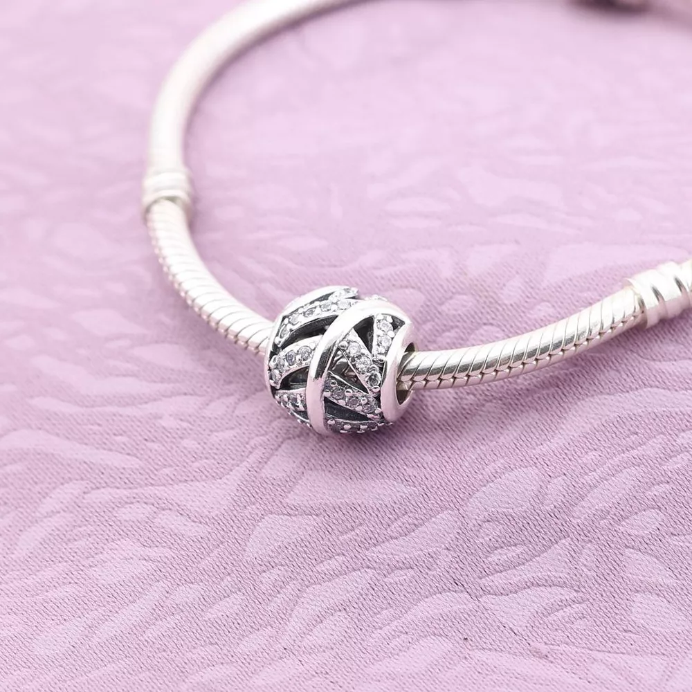 Charm PANDORA de Prata MicroPave Vazado Plumas - 791186CZ