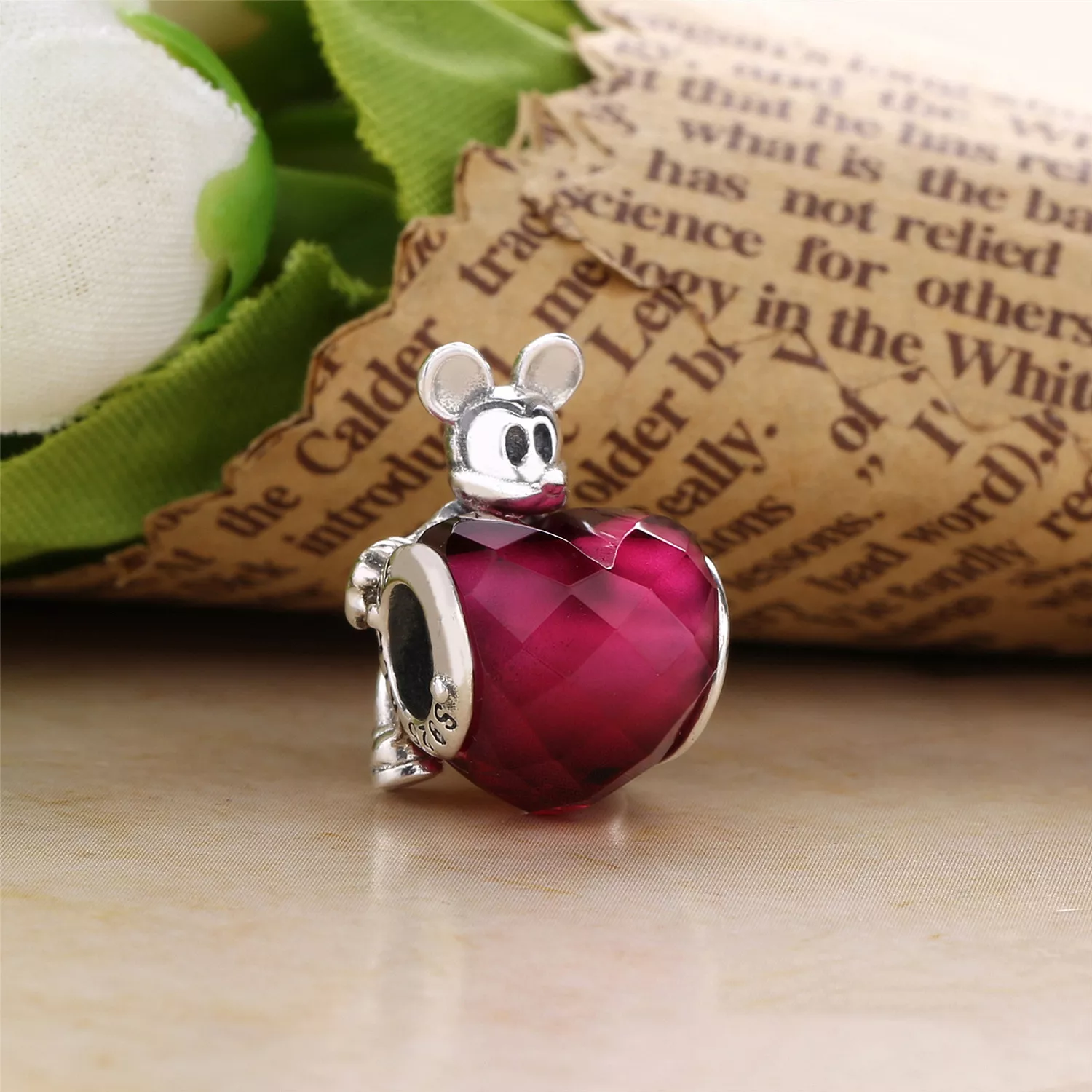 Charm PANDORA Mickey com Petit Facetado Coração - 797168NFR
