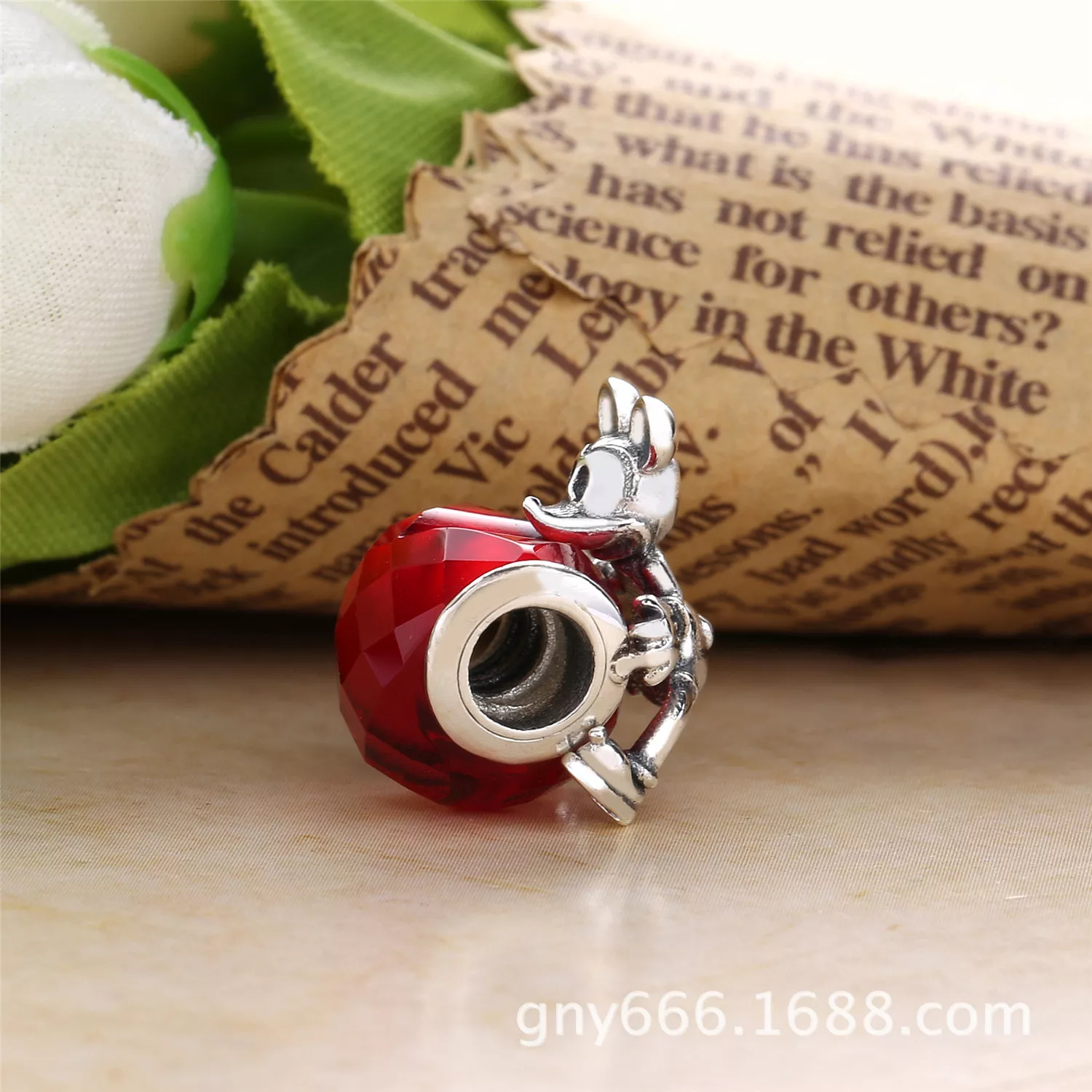 Charm PANDORA Mickey com Petit Facetado Coração - 797168NFR