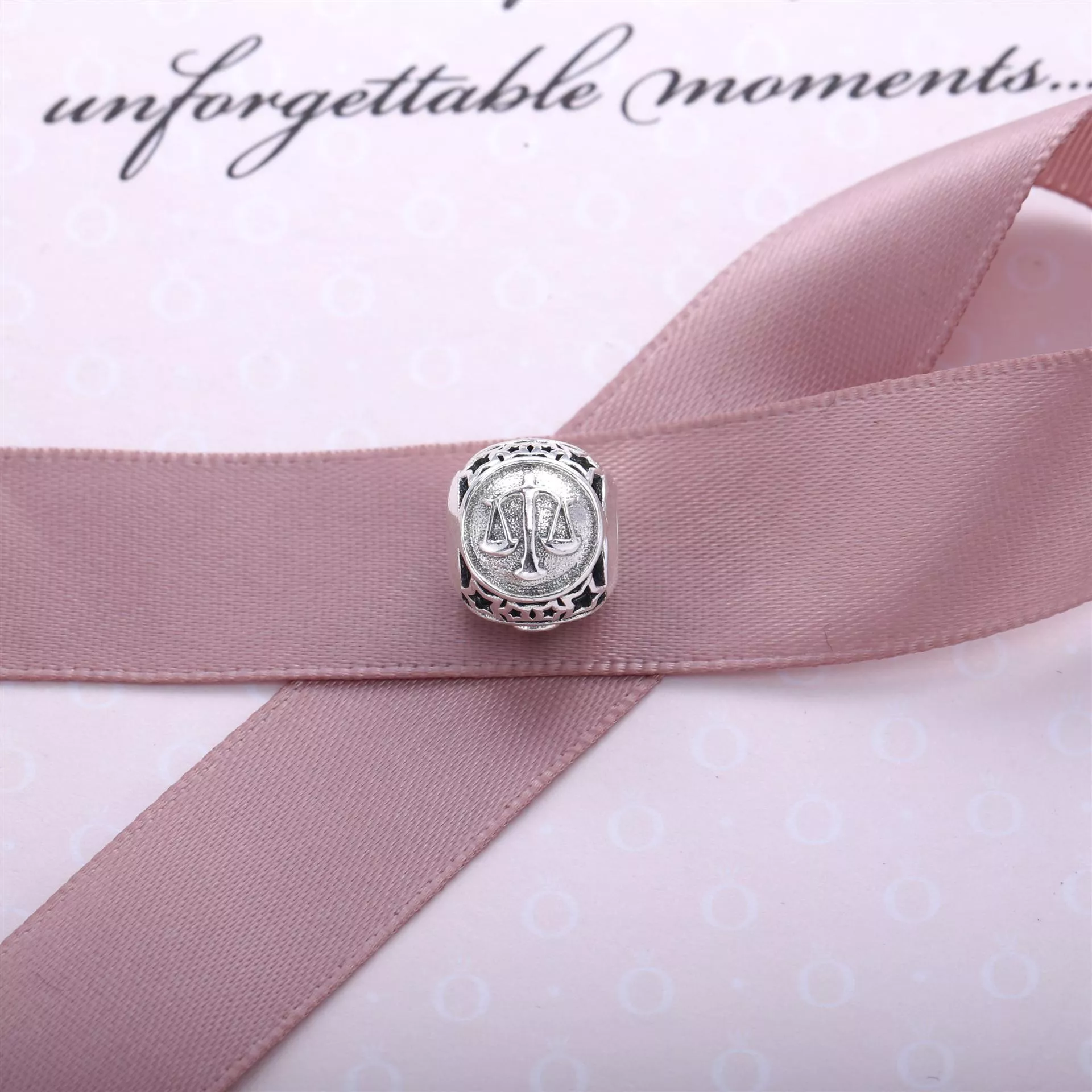 Charm berloques PANDORA Constelação Libra - 791942