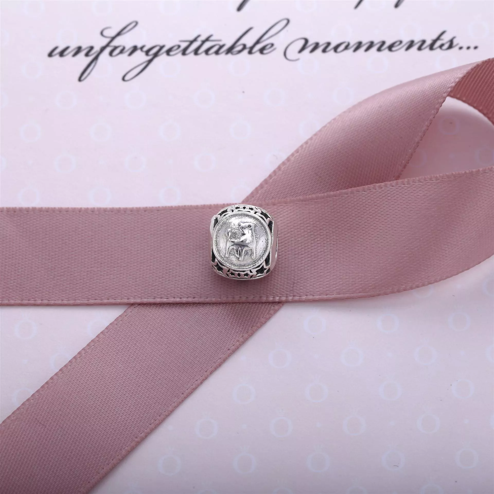 Charm berloques PANDORA Constelação Touro - 791937