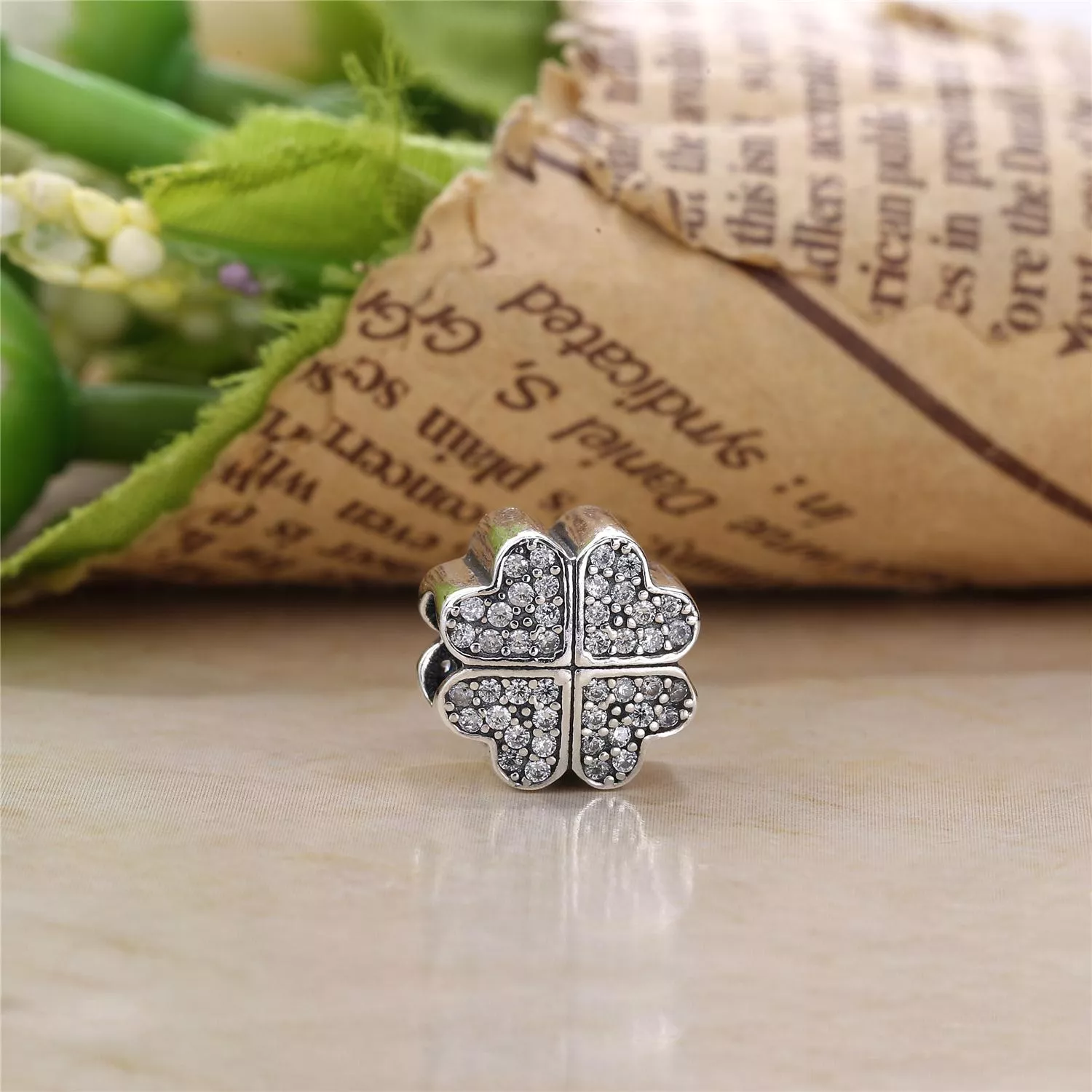 Charm berloques Pandora de prata Trevo 791805CZA