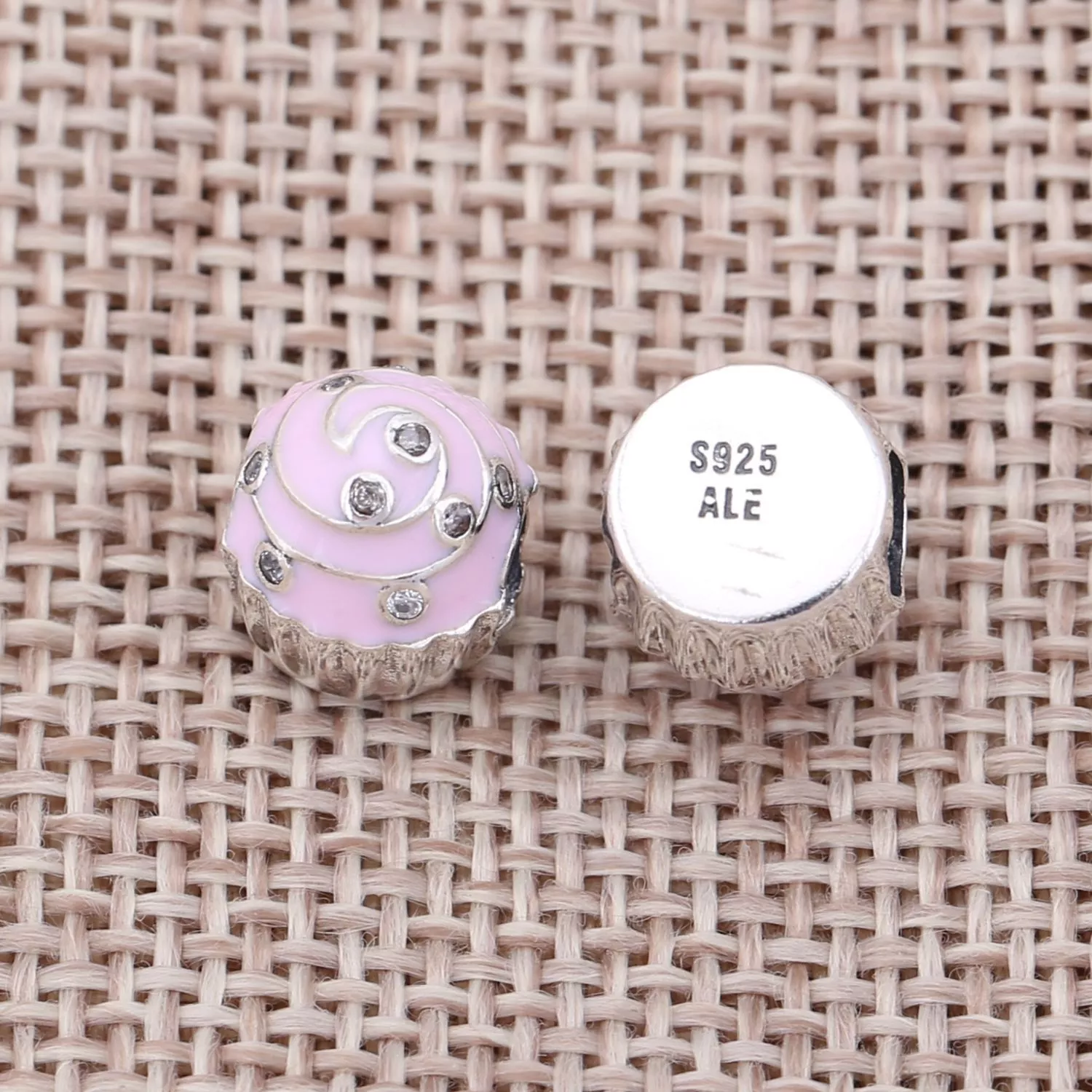 Charm berloques PANDORA Doce Cupcake - 791891EN68