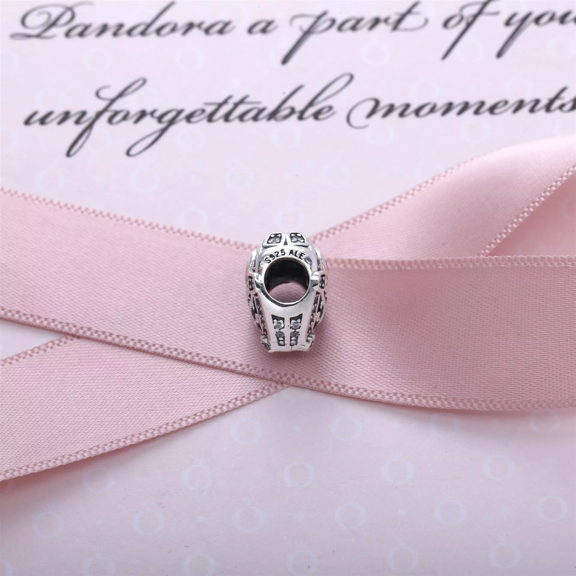 Charm berloques PANDORA "Era Uma Vez - 791964CZO