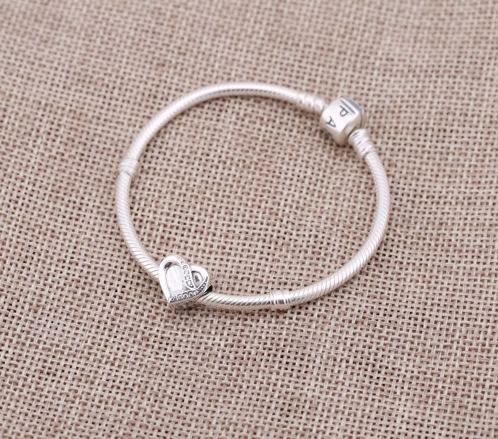 Charm berloques PANDORA Laços do Amor - 791816CZ