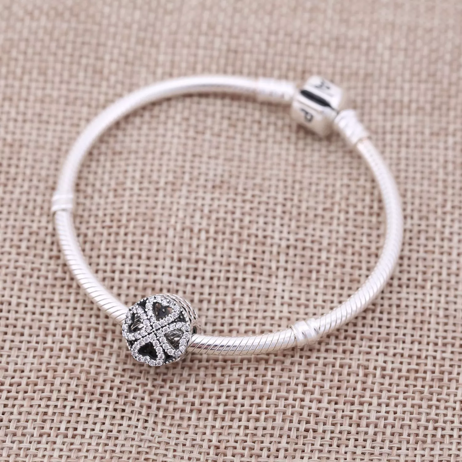 Charm berloques PANDORA Pétalas do Amor - 791808CZ