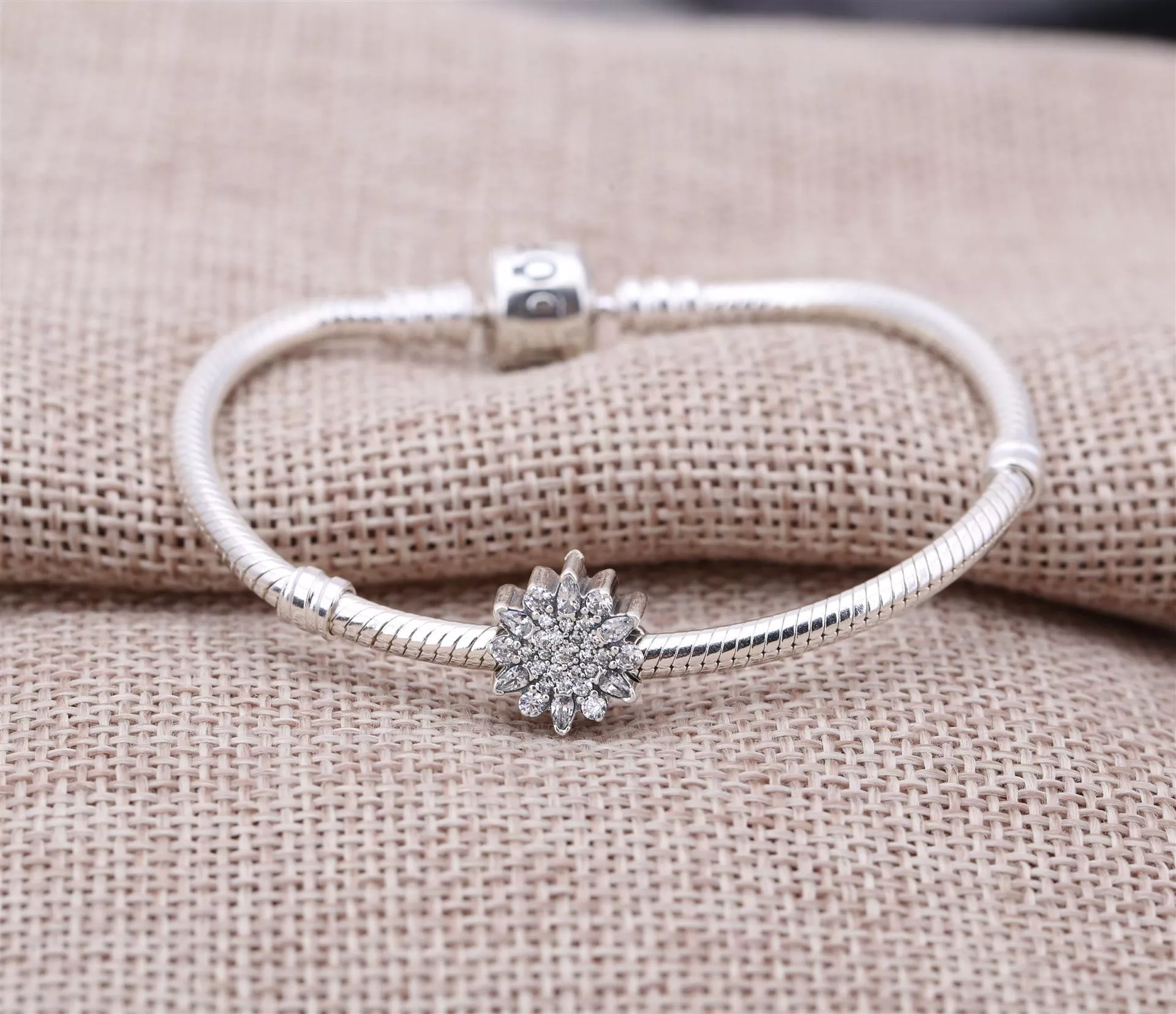 Charm PANDORA Brilhante Floco de Neve - 791764CZ