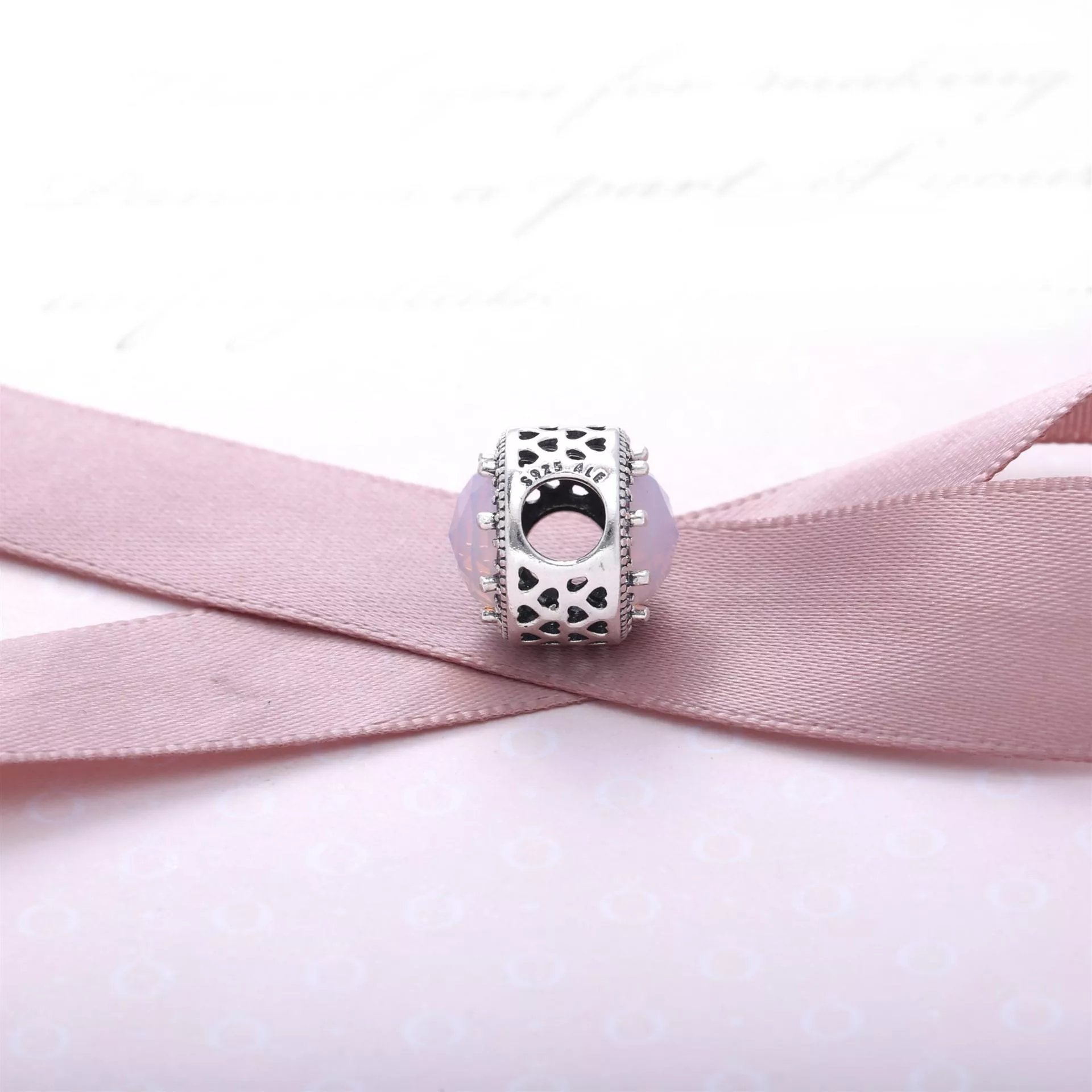 Charm PANDORA Coração Radiante Rosa Opalescente - 791725NOP