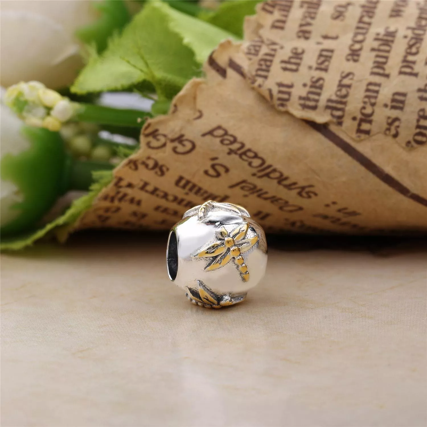 Charm PANDORA de Prata e Ouro Mini Libélulas - 790898