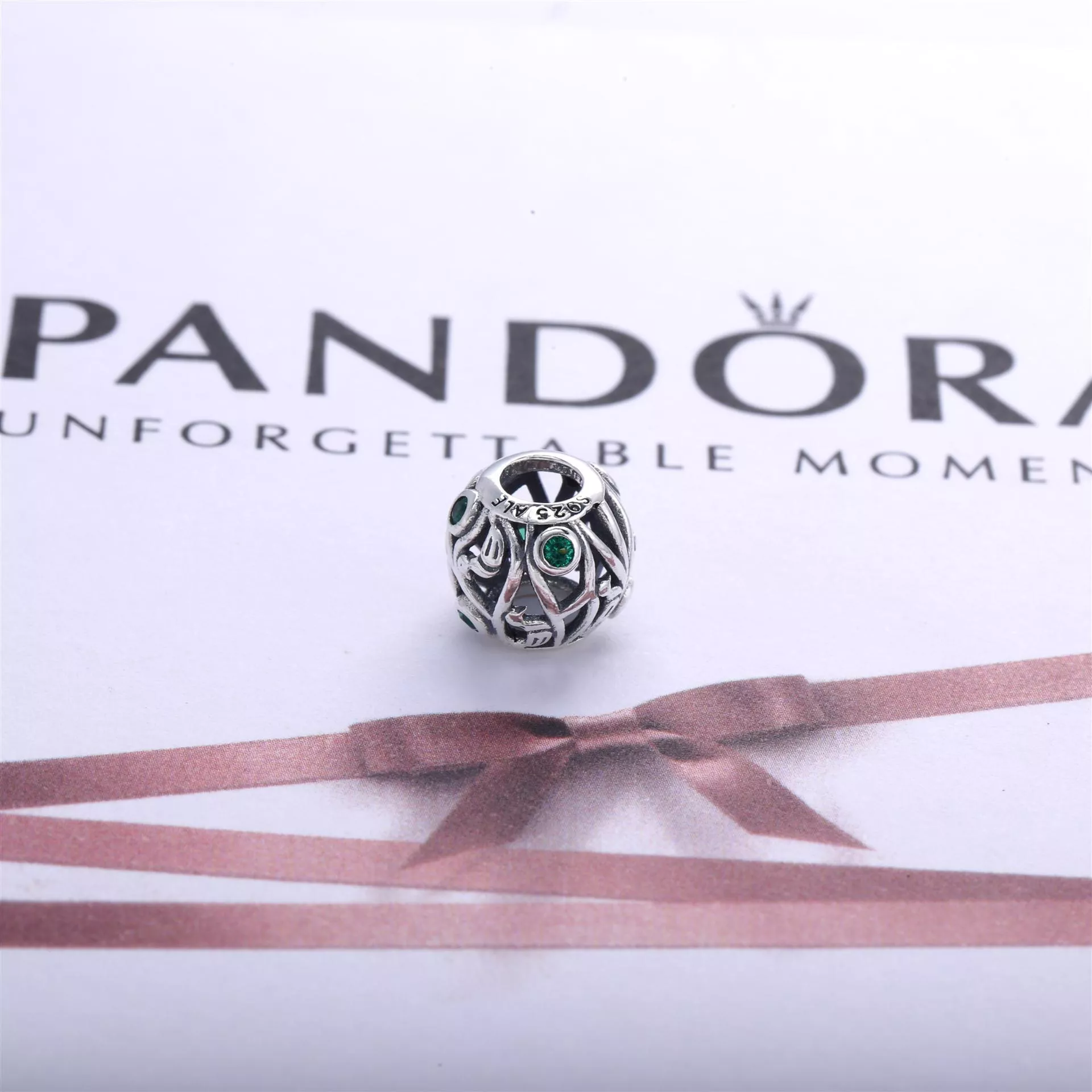 Charm PANDORA de Prata e Ouro Pássaros da Floresta - 791213CZN