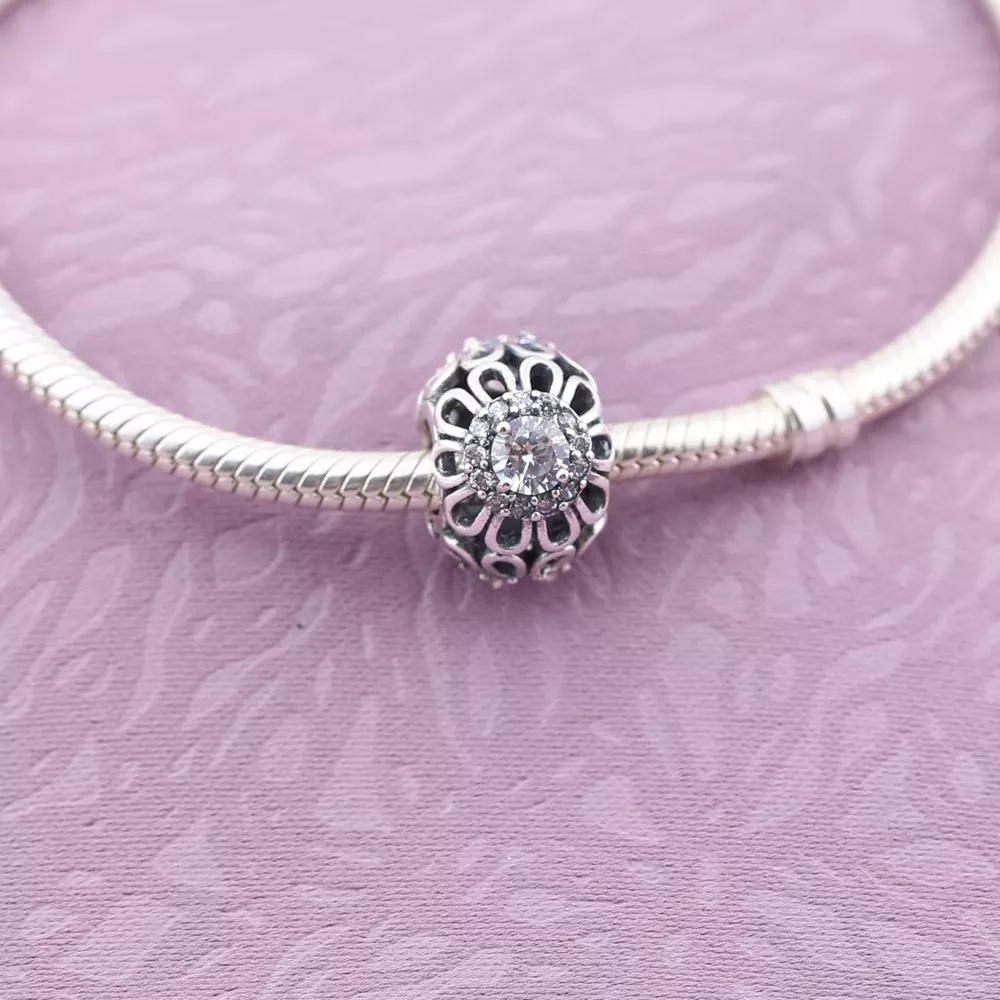 Charm PANDORA de Prata Vazado Brilho Floral - 791260CZ