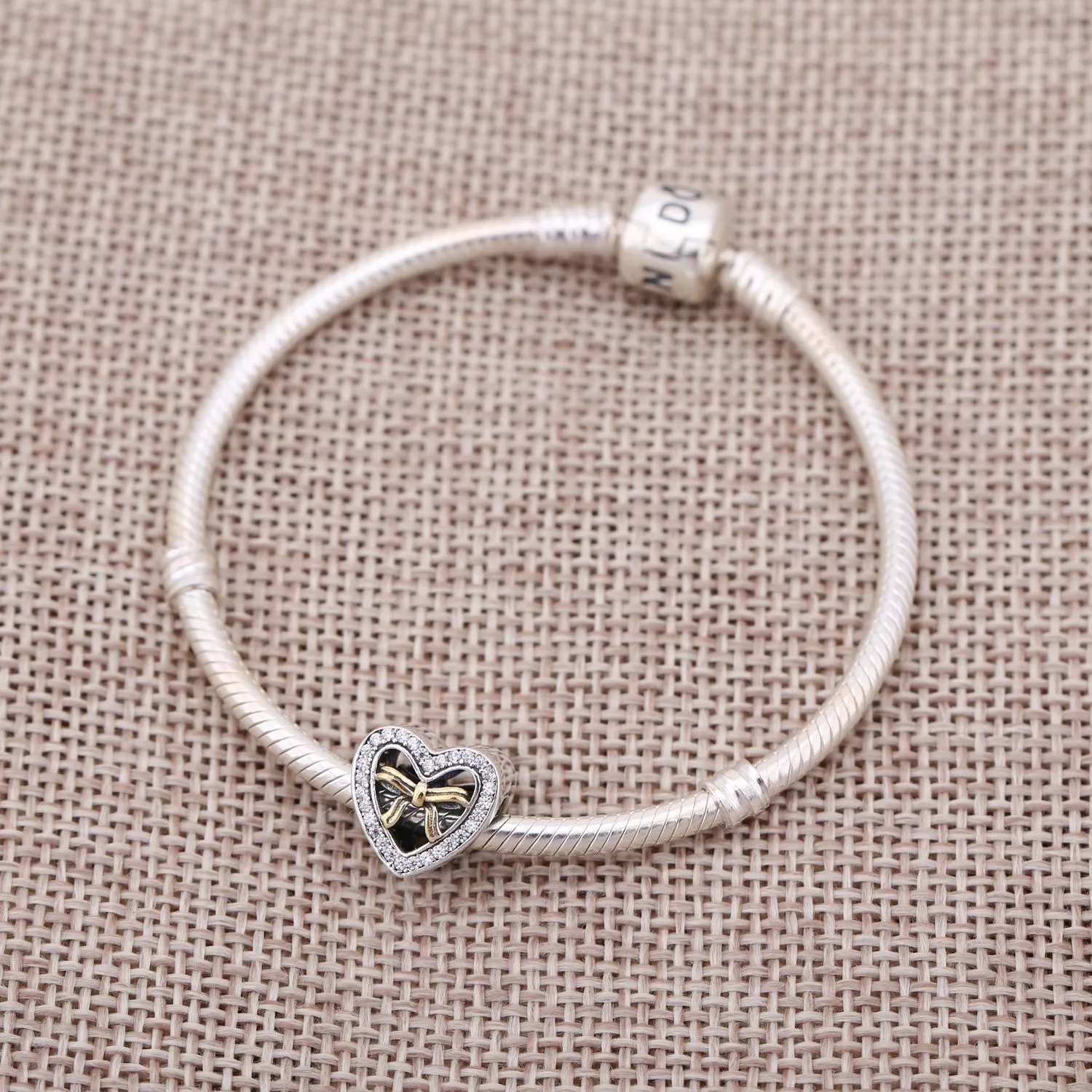 Charm PANDORA Ed. Limitada "Ligados pelo Amor" - 791875CZ