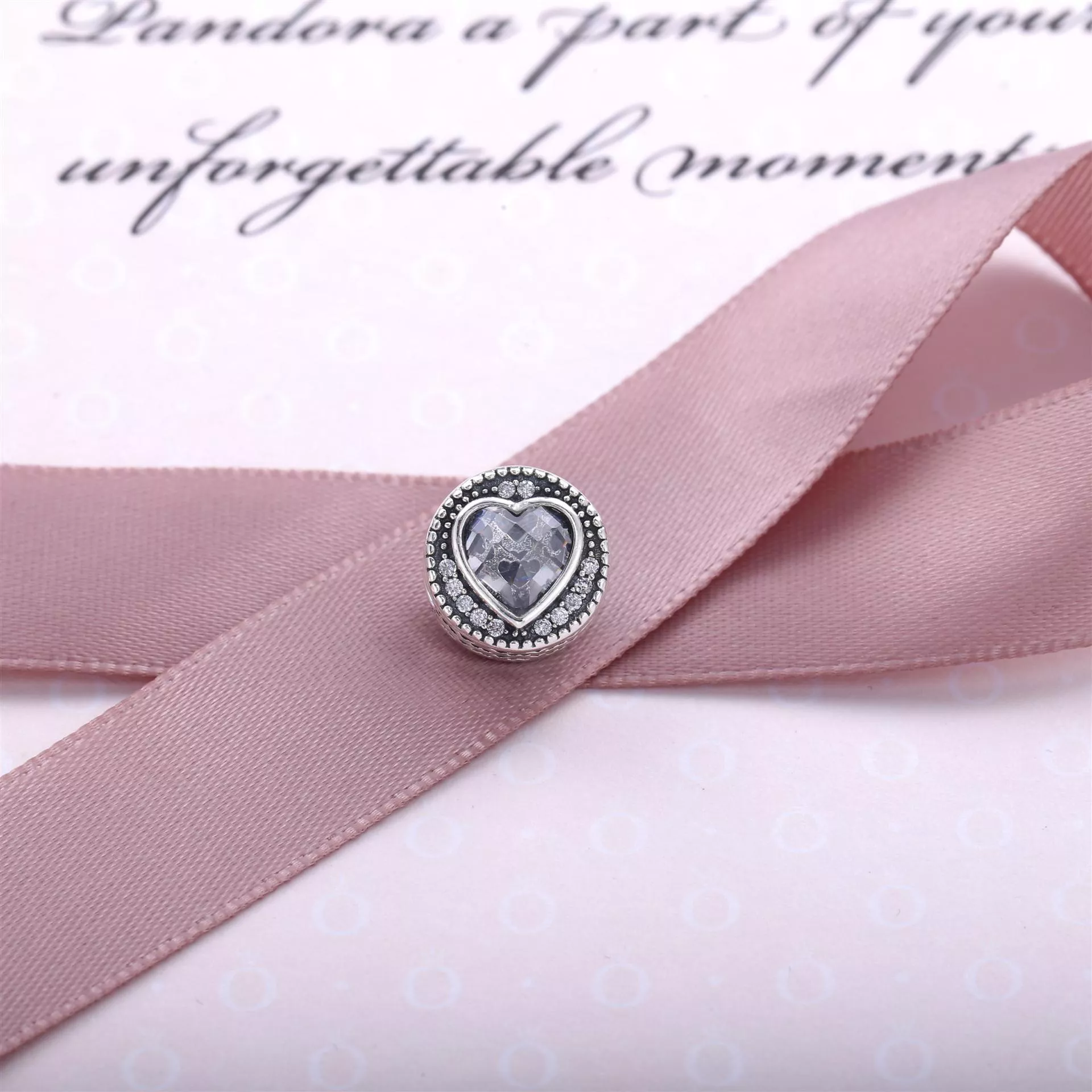 Charm PANDORA ESSENCE PASSION "Paixão" - 796081CZ