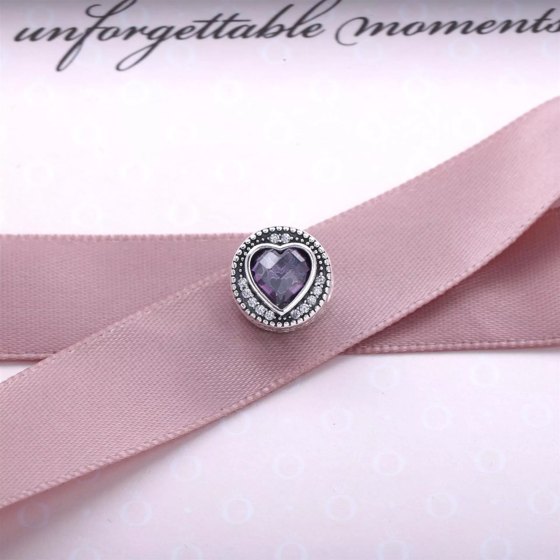 Charm PANDORA ESSENCE PASSION "Paixão" - 796081CZ