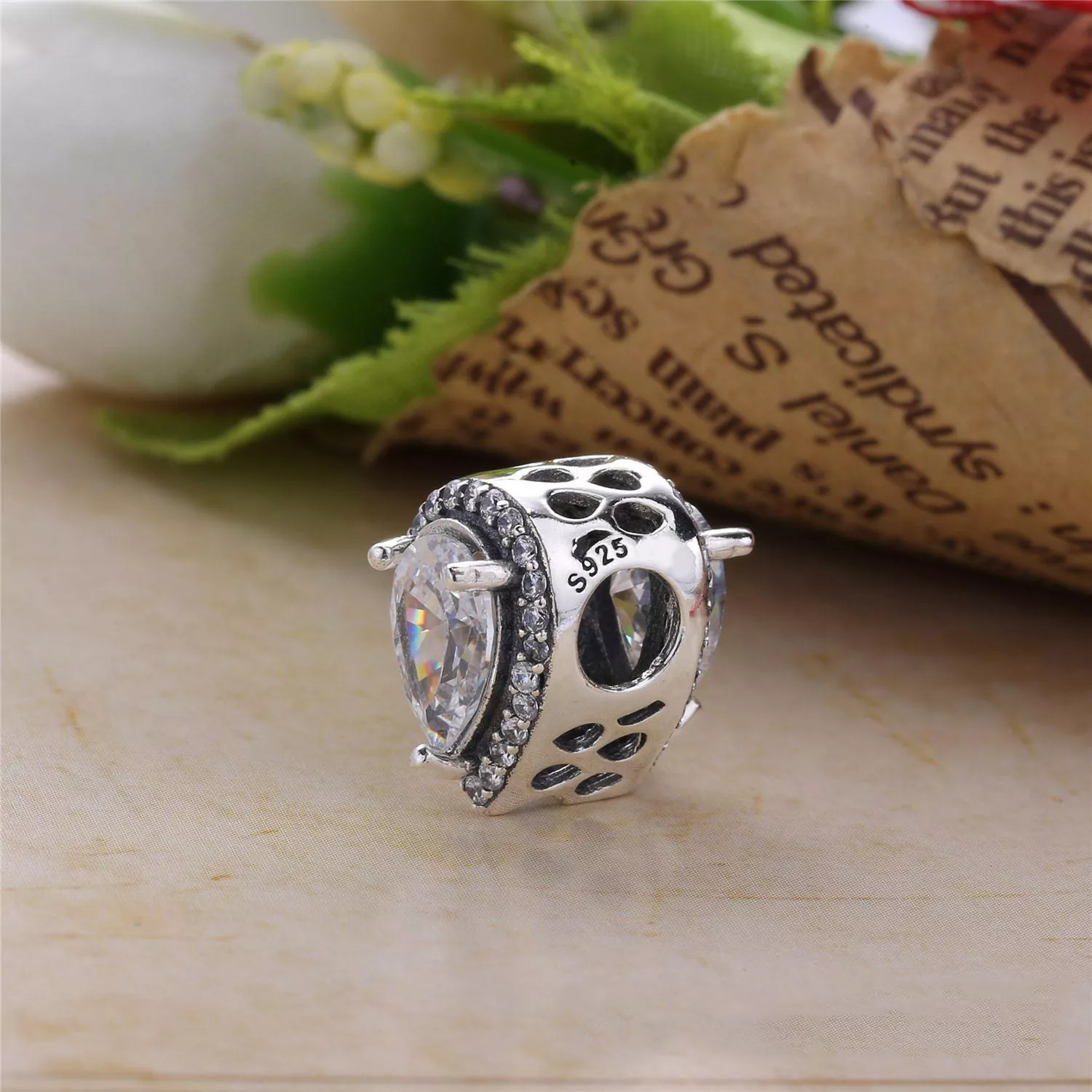 Charm PANDORA Gota de Água Brilhante - 796245CZ