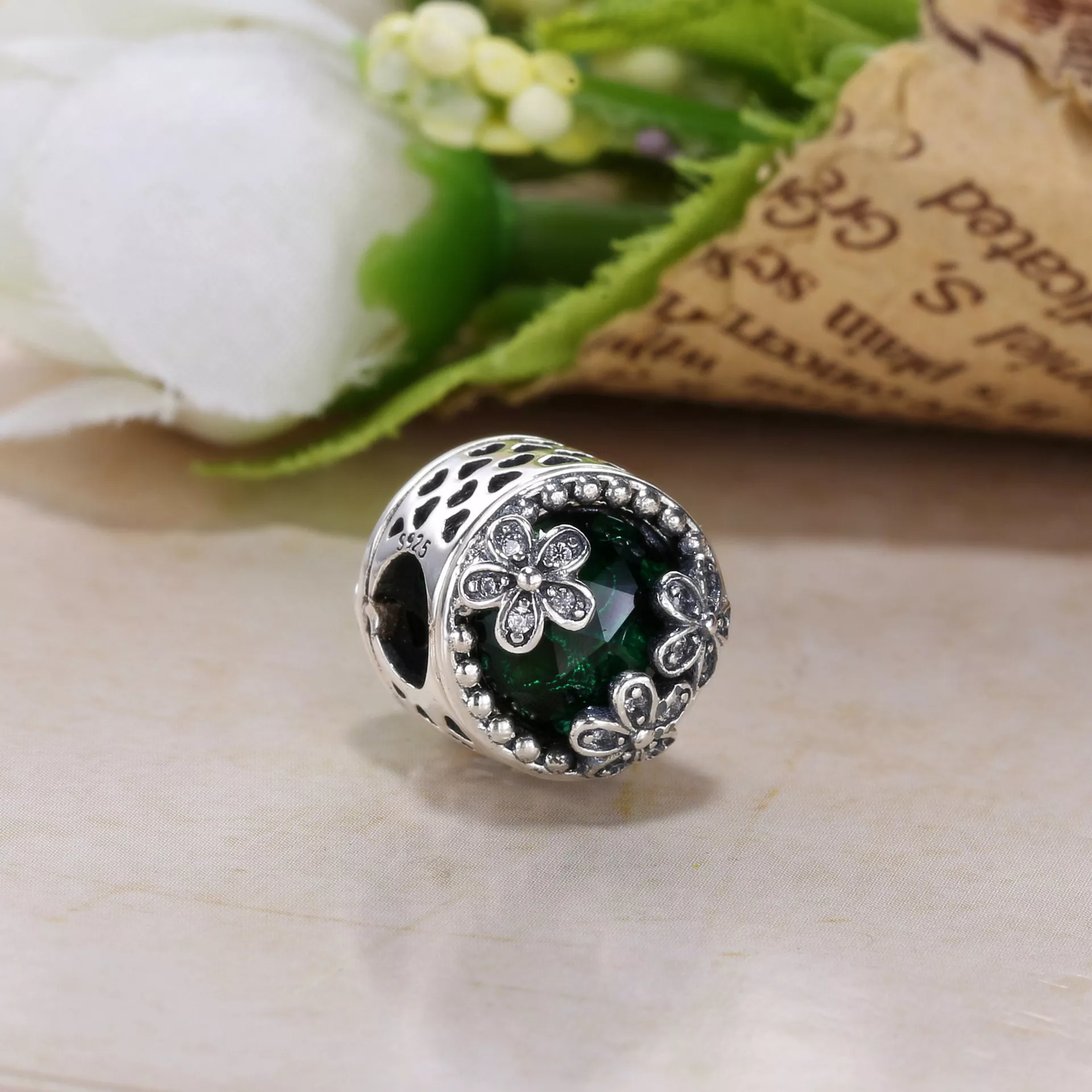 Charm PANDORA Jardim de Bem-me-Quer - 792055PCZ