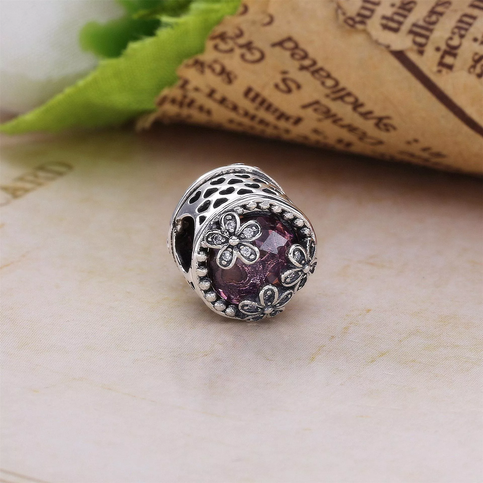 Charm PANDORA Jardim de Bem-me-Quer - 792055PCZ