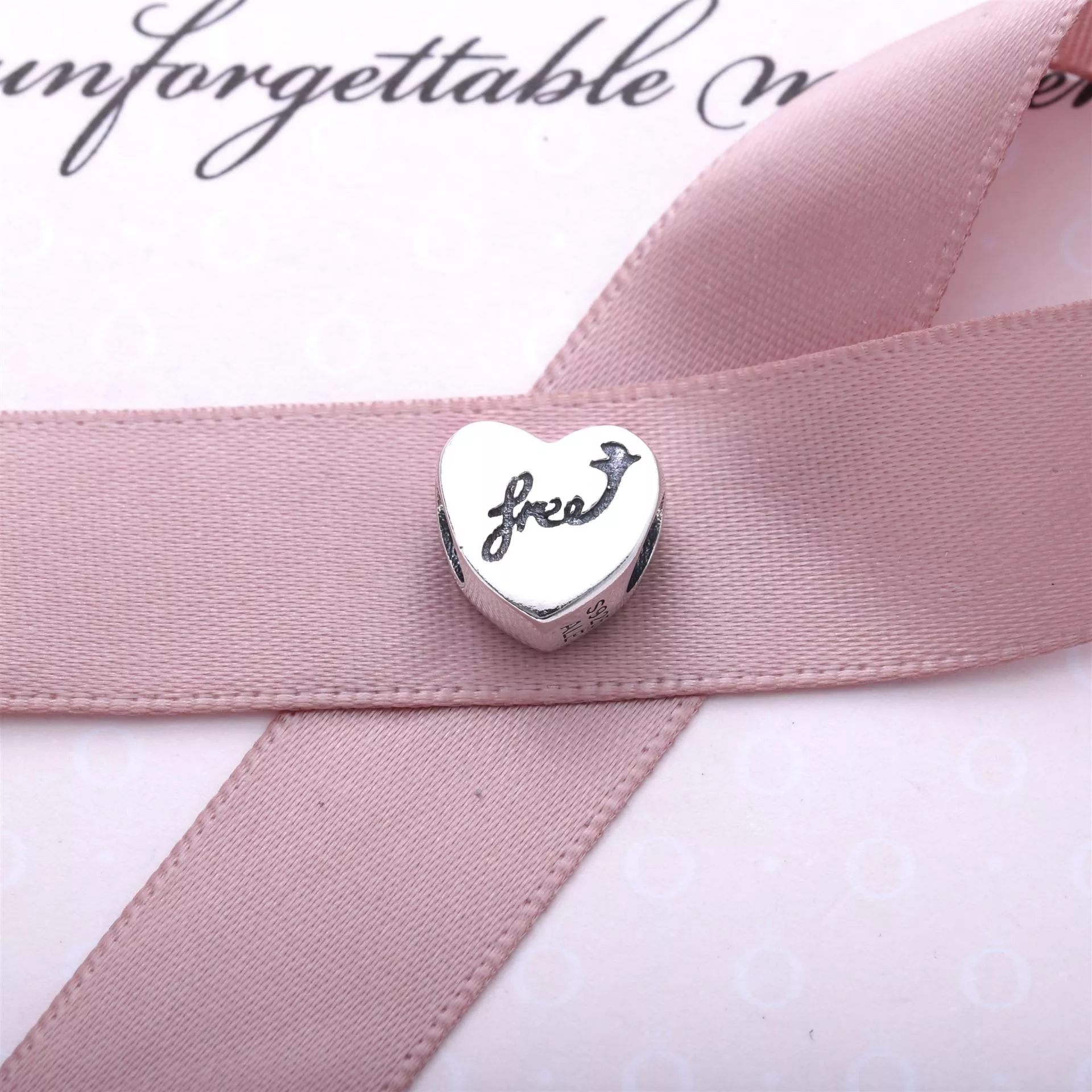 Charm PANDORA "Liberdade" - 791967