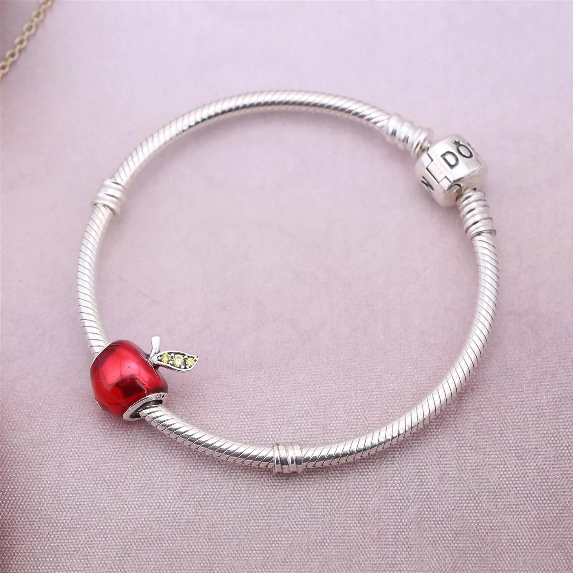 Charm PANDORA Maçã da Branca de Neve - 791572EN73