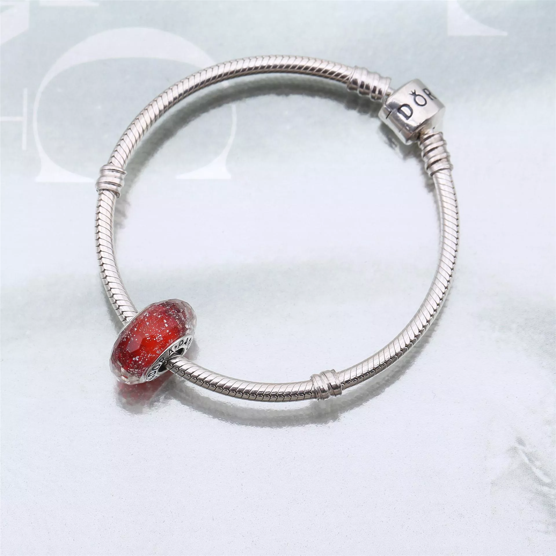 Charm PANDORA Murano Facetado Vermelho Gloss - 791654