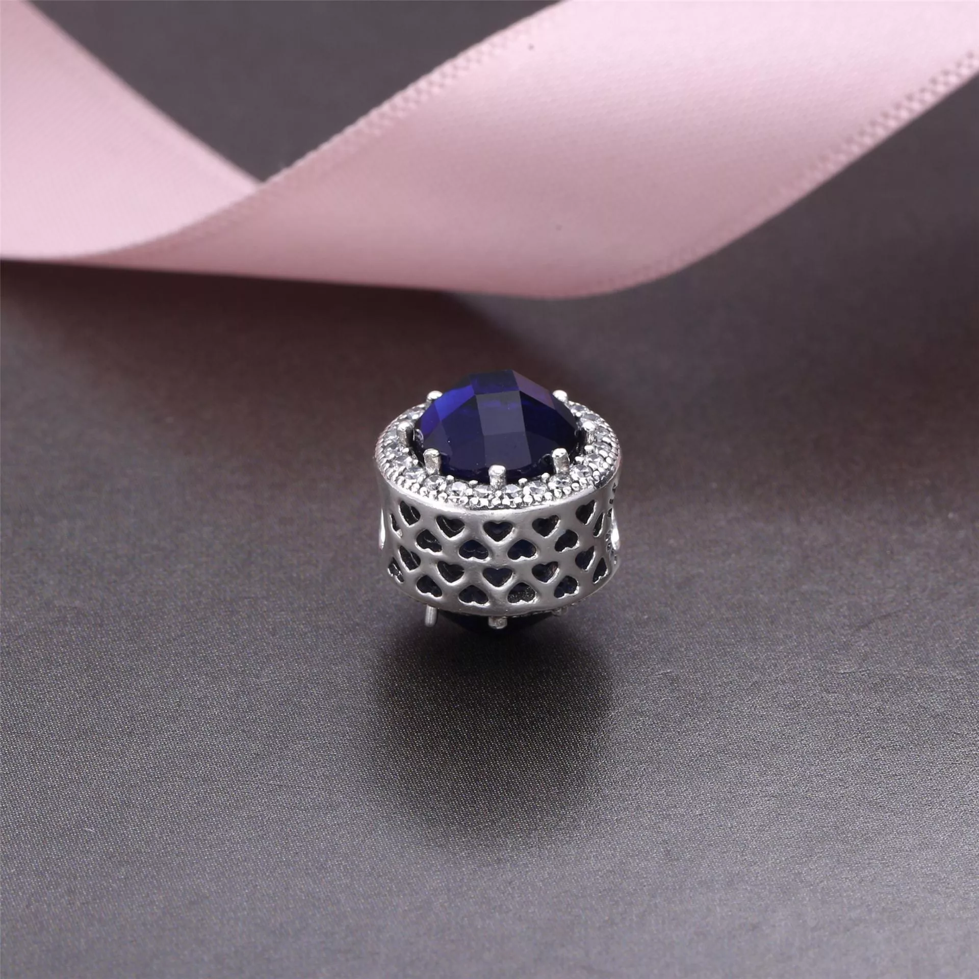 Charm PANDORA Radiante Azul Lunar - 791725NMB