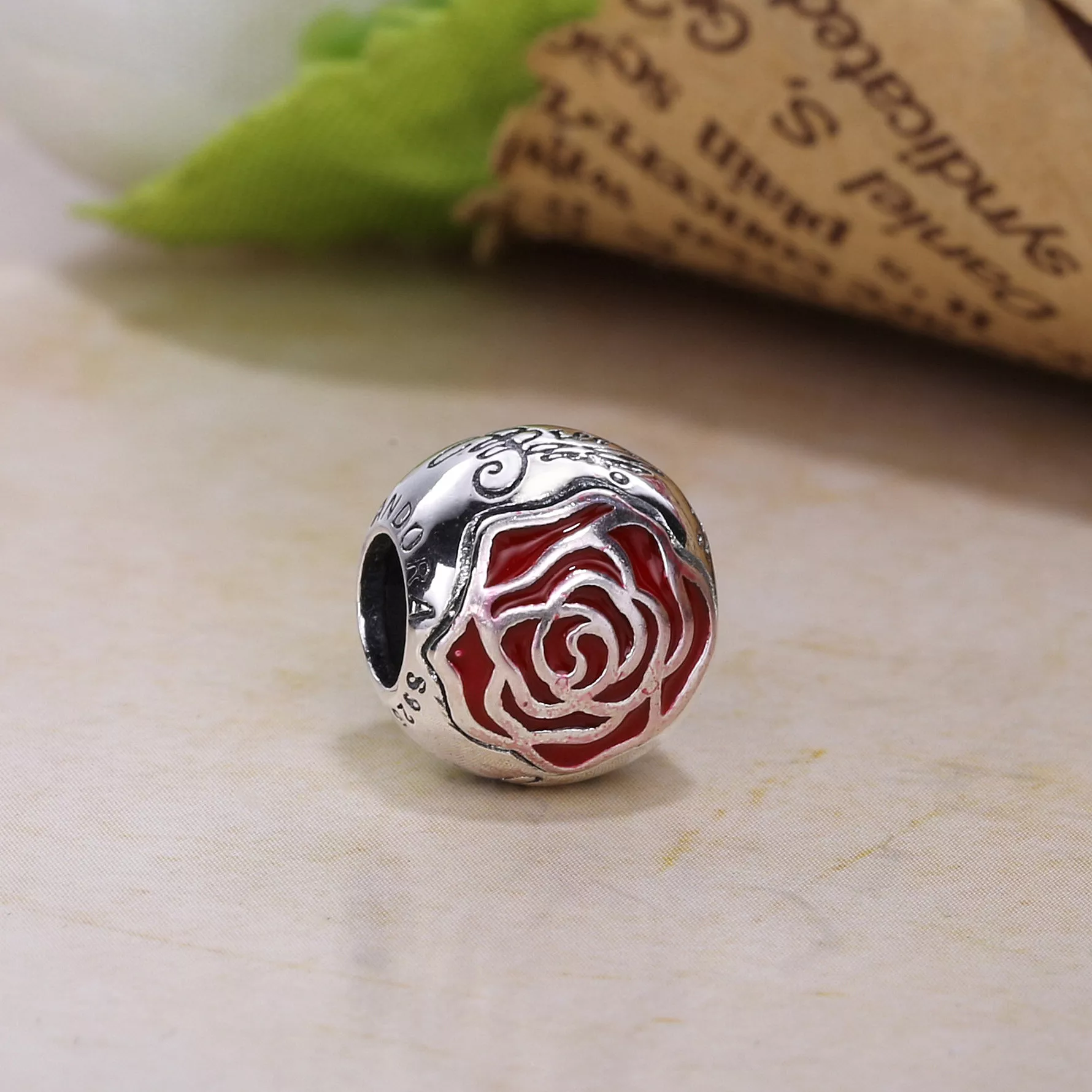 Charm PANDORA Rosa Encantada - A Bela e a Fera - 791575EN09