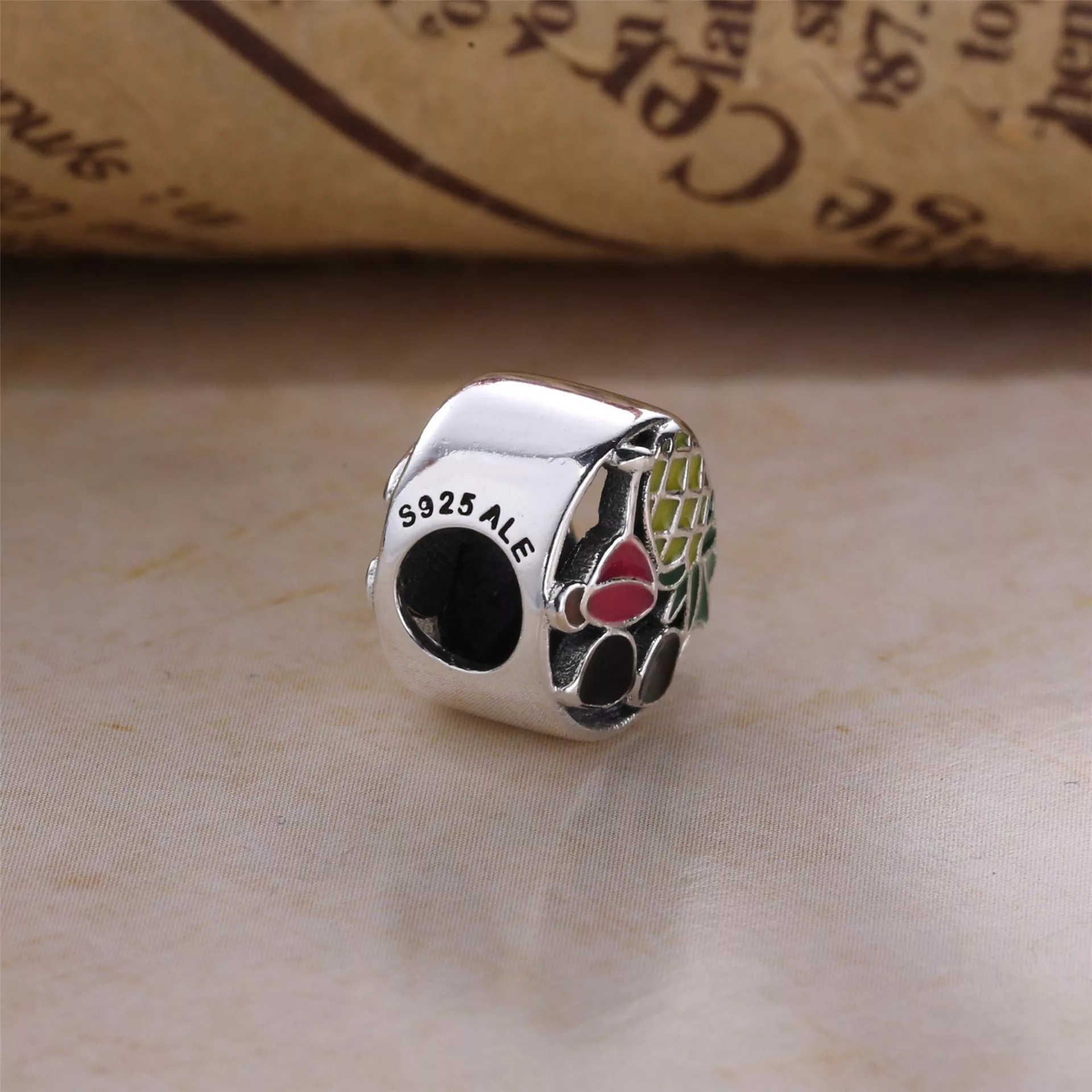 Charm PANDORA "Sob a Luz do Sol" - 792118ENMX