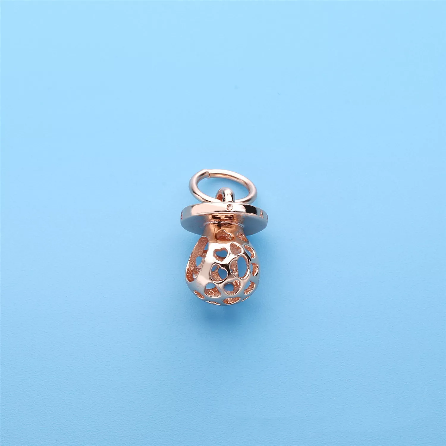 Charm PANDORA Rose Chupeta com Corações - 787256