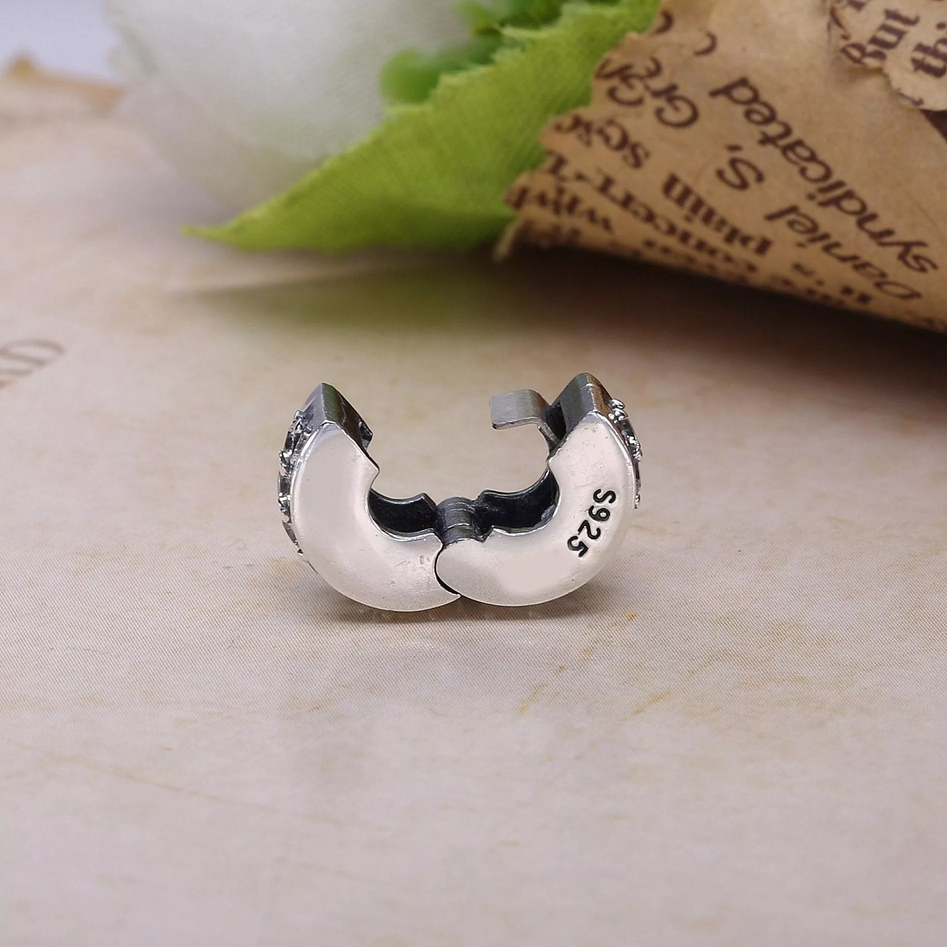 Clipe Caminho Brilhante PANDORA Shine - 767051CSY