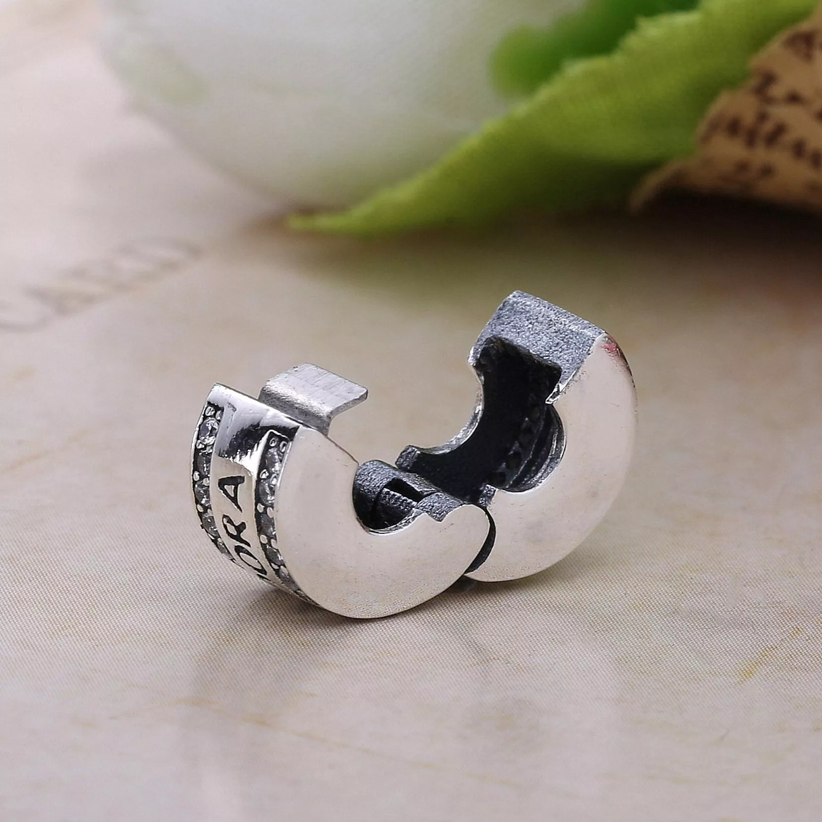 Clipe Clássico PANDORA - 792056CZ