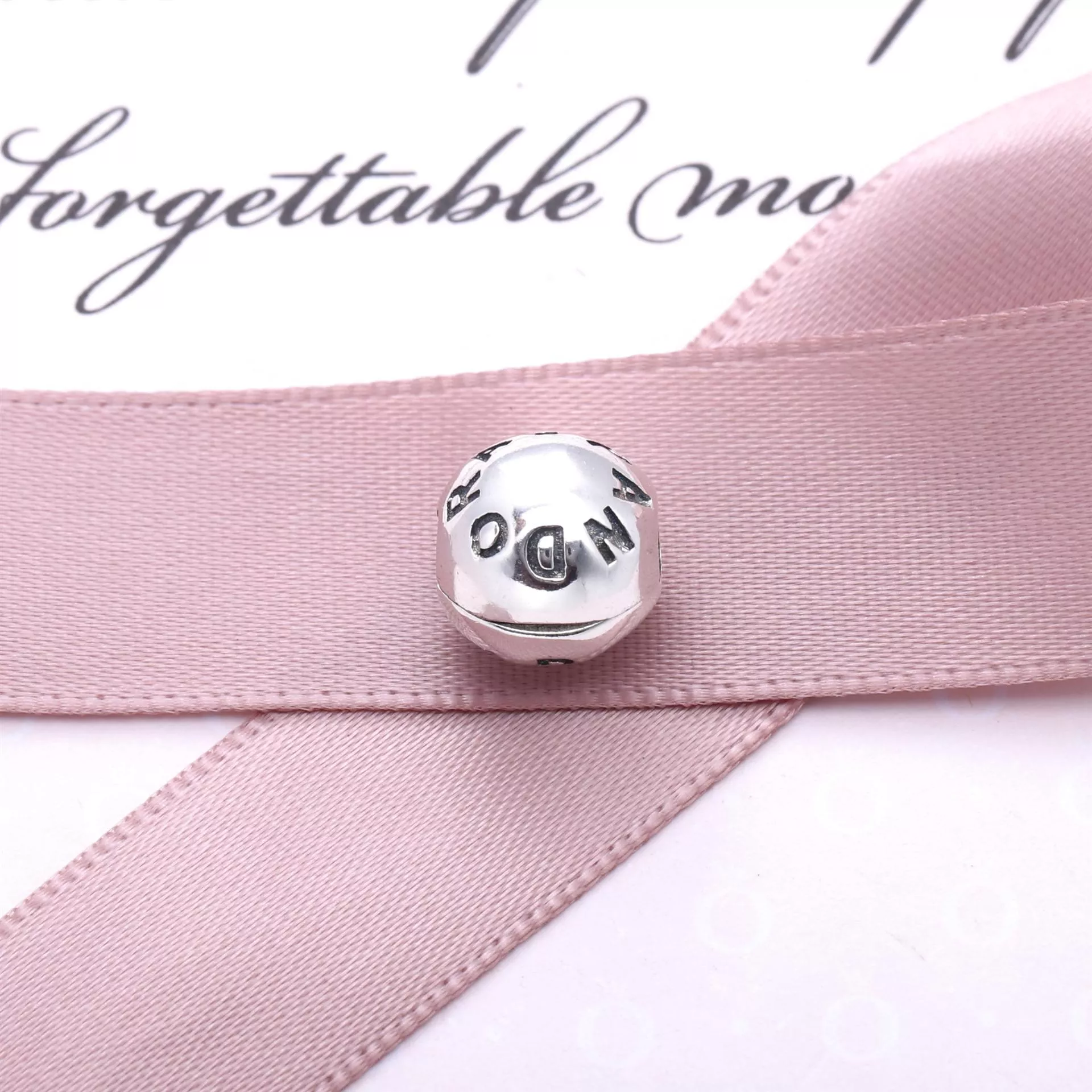 Clipe de Prata PANDORA - 791015