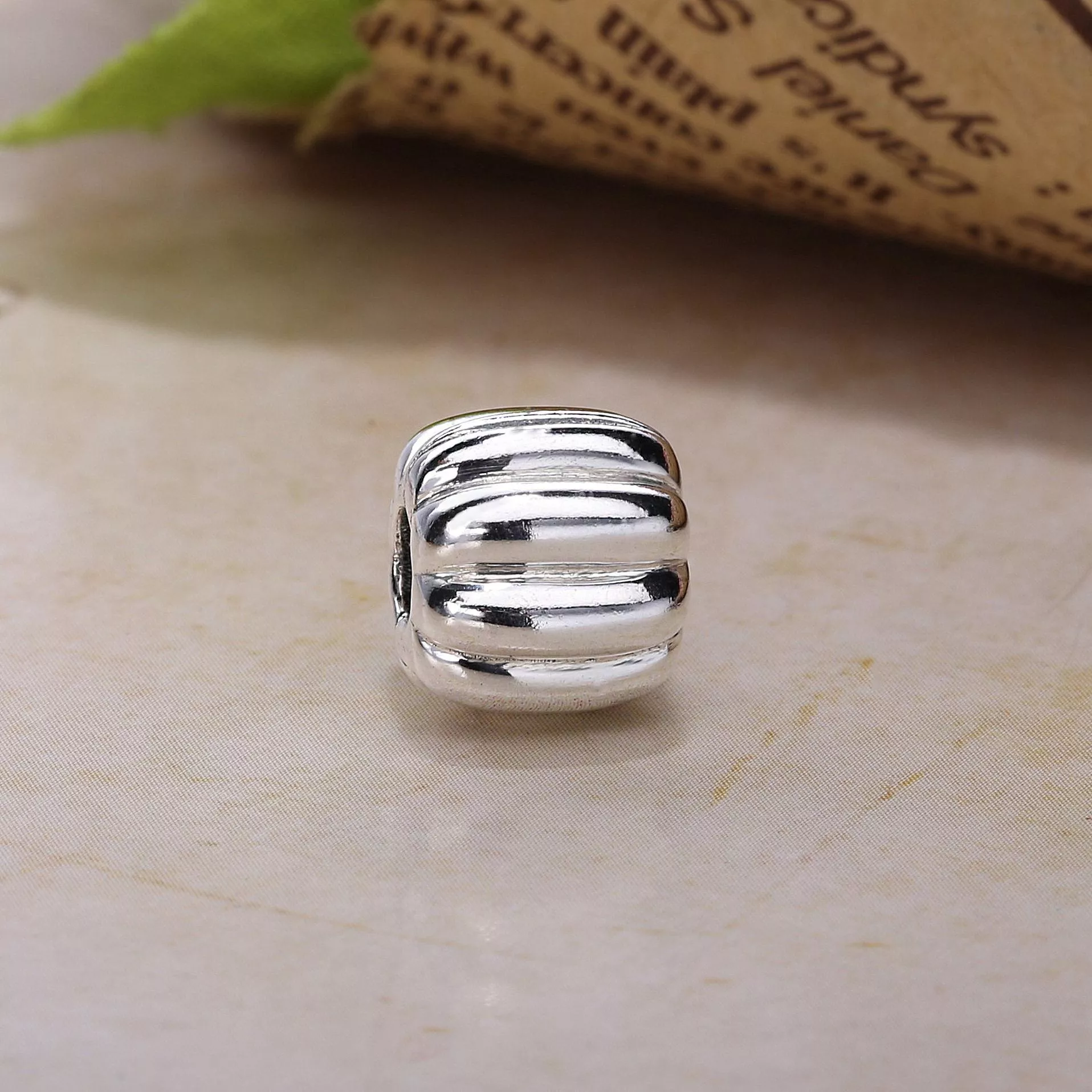 Clipe PANDORA de Prata Canelado - 790163