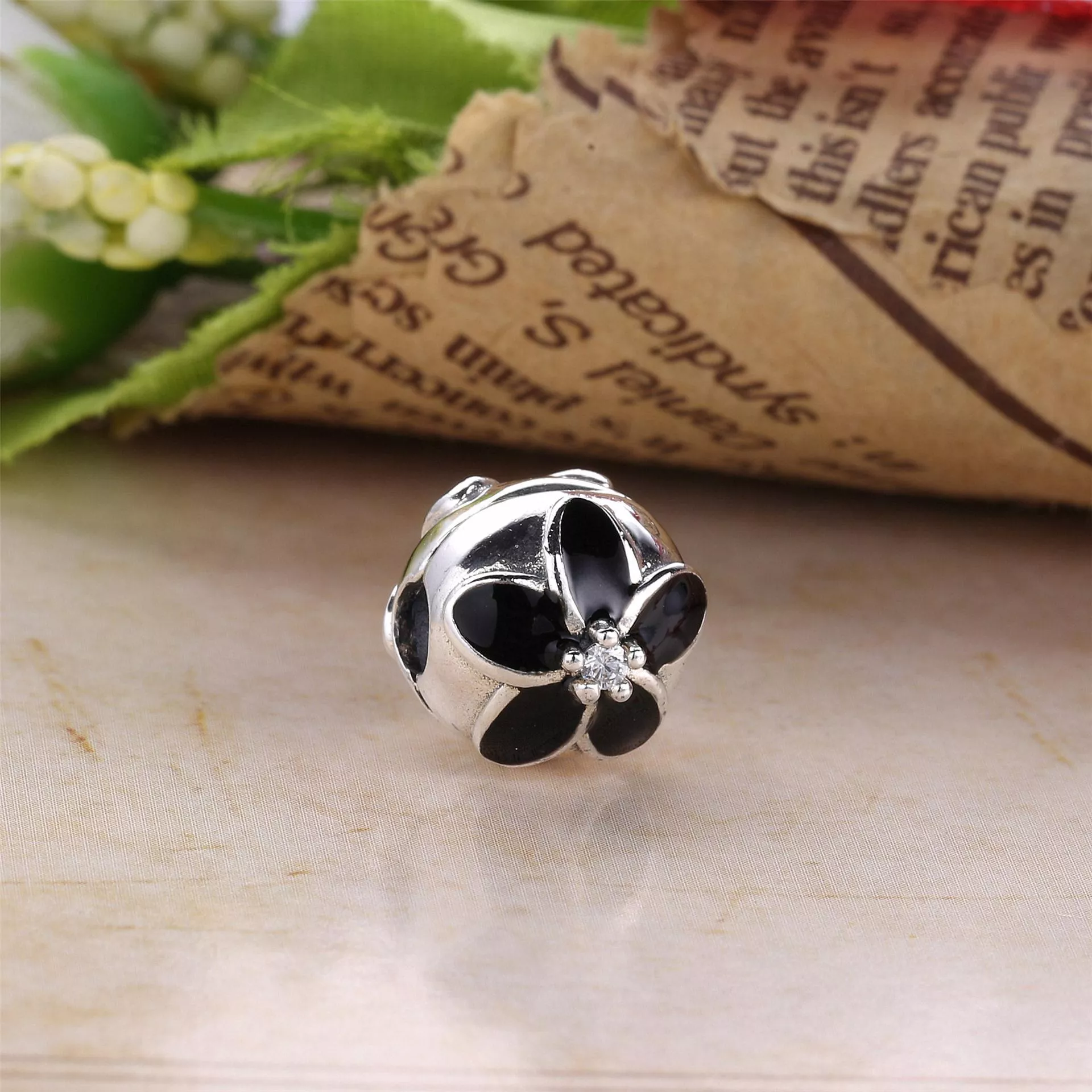 Clipe PANDORA de Prata e Esmalte Rosa - Flor de Cerejeira - 791041EN40