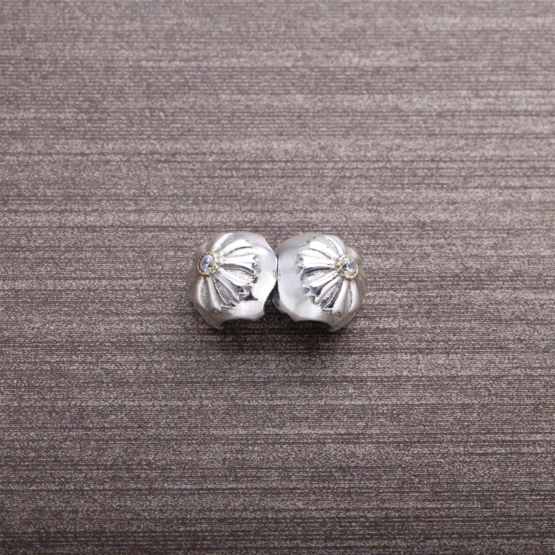 Clipe PANDORA de Prata e Ouro Solaris - 790988CZ