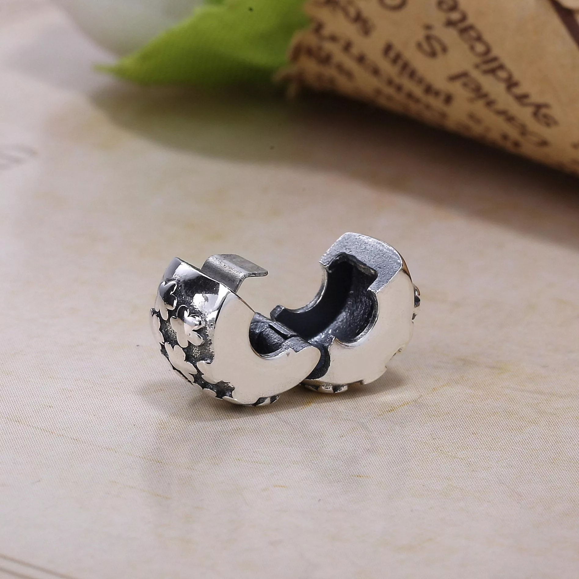 Clipe PANDORA de Prata Flores - 790533