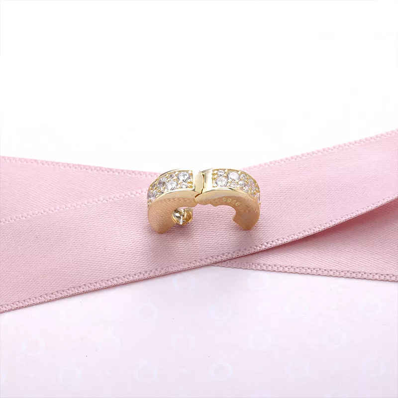 Clipe PANDORA Elegância de Ouro