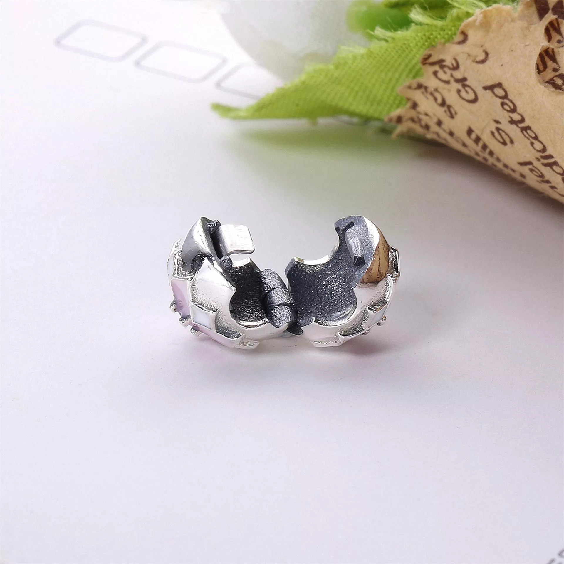 Clipe PANDORA Flor de Magnólia - 792078PCZ