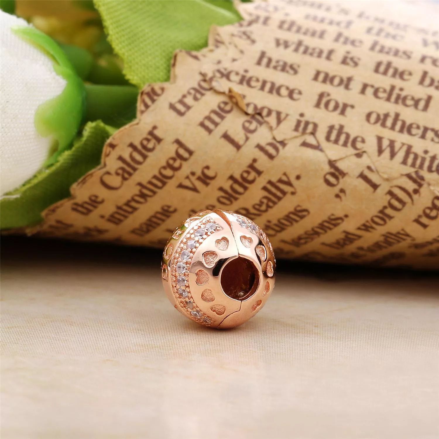 Clipe ROSETM PANDORA Signature - Corações e Pavê - 787433CZ