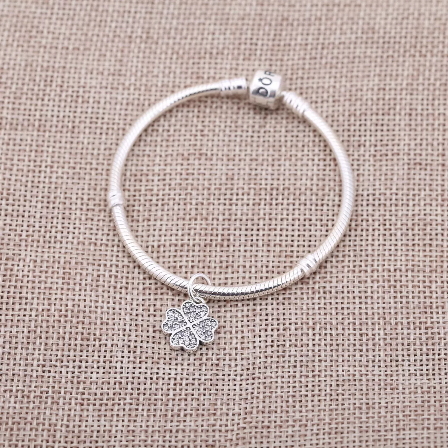 Charm PANDORA de Prata Pendente Brilhante Trevo da Sorte - 791309CZ