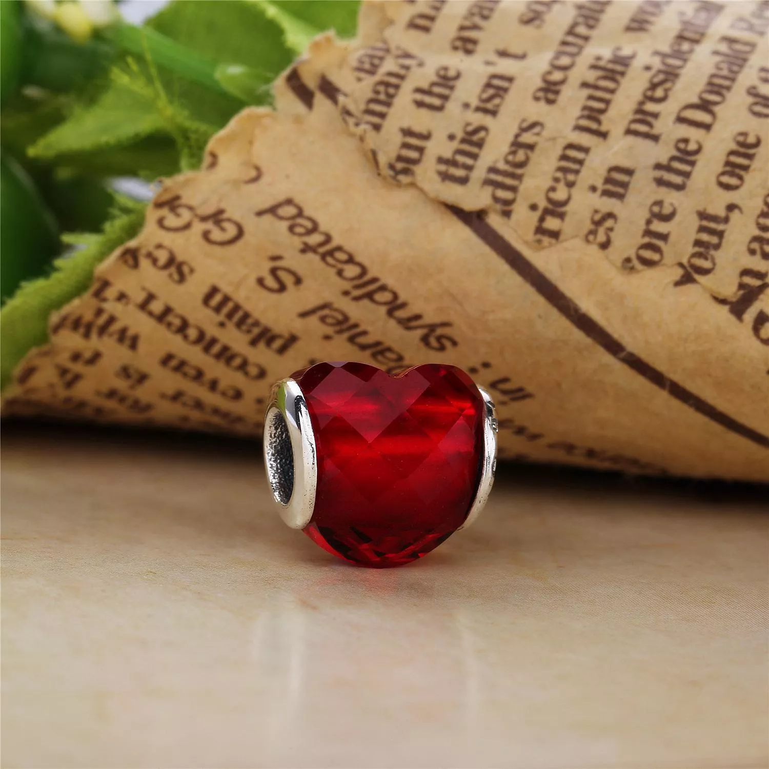 Conta PANDORA Faces do Amor Fuchsia - 796563NFR