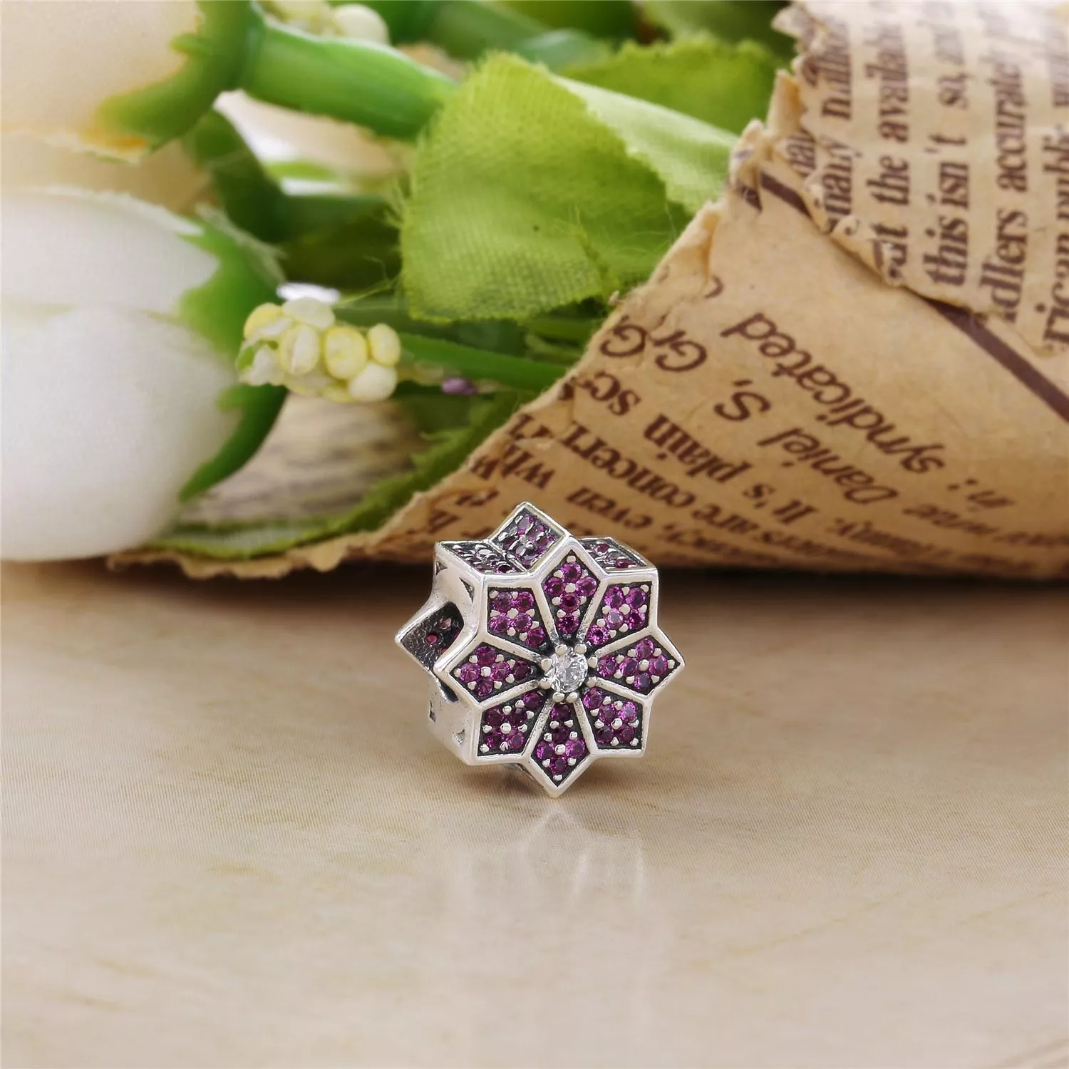 Limited Edition Poinsettia Charm PANDORA - 791989CZR - Contas