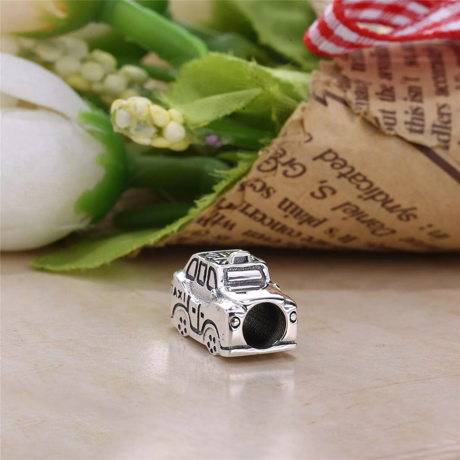 Charm PANDORA de Prata Esmatado Taxi Londrino - 791221EN20