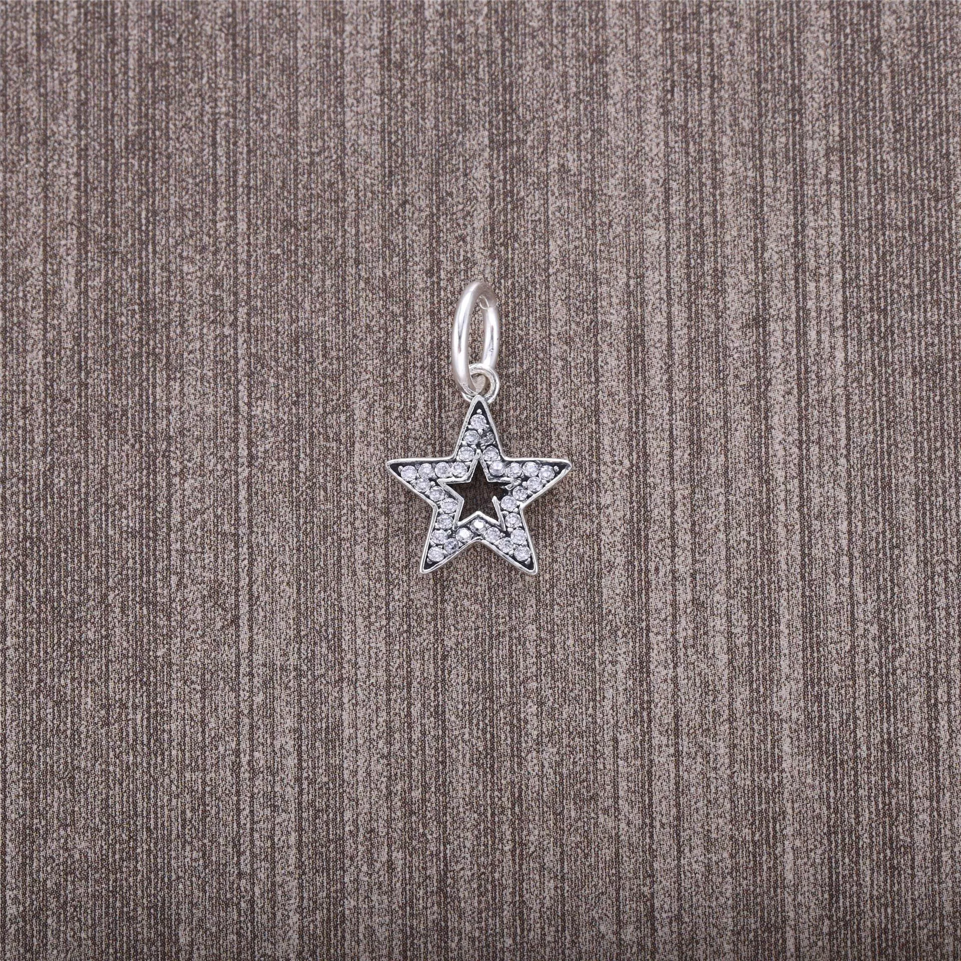 Pendente PANDORA Símbolo do Sucesso - 791348CZ