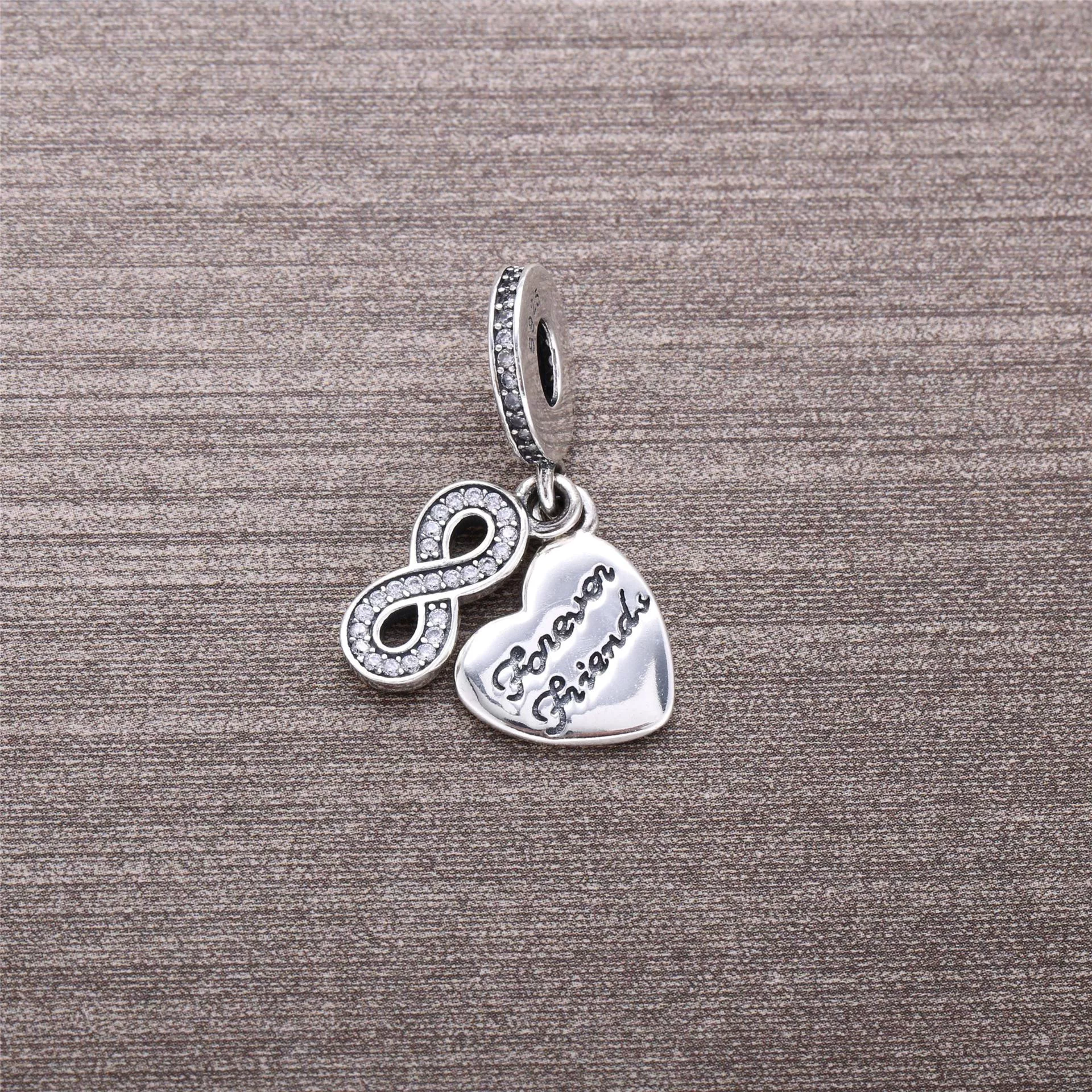 Pingente PANDORA "Amigas para Sempre" - 791948CZ