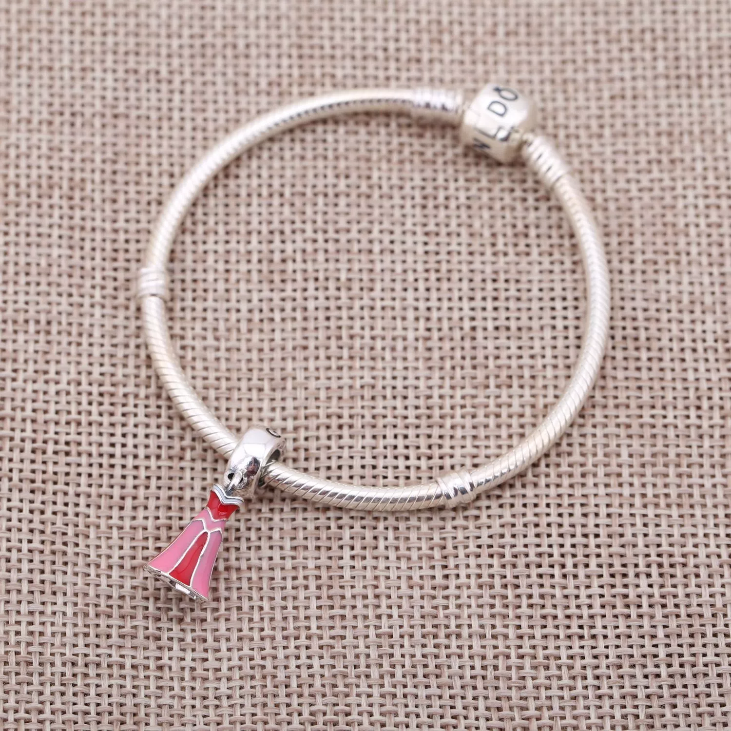 Pingente PANDORA Vestido Aurora - 791921ENMX