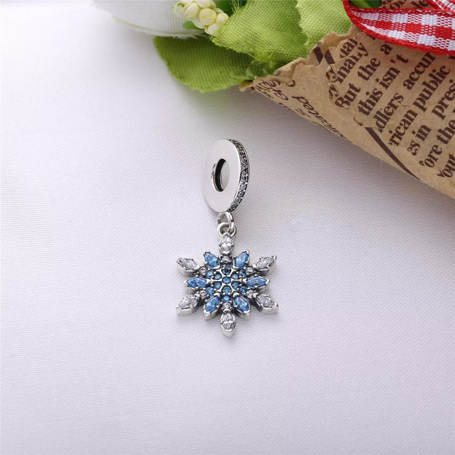 Pendente PANDORA Brilhante Cristal de Neve - 791761NBLMX