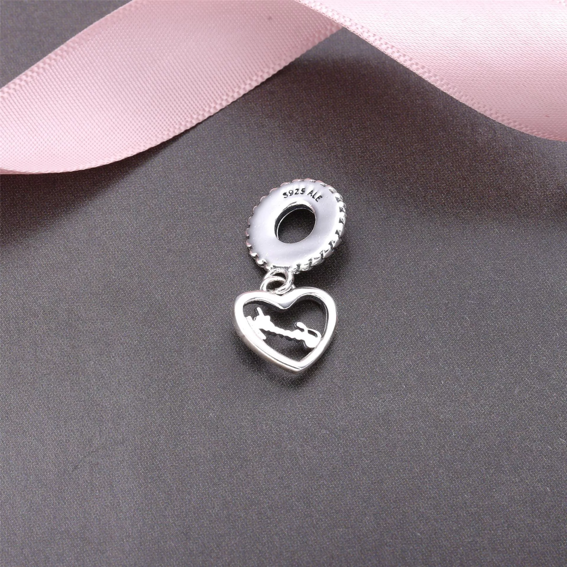 Pingente PANDORA Coração Familiar - 792011